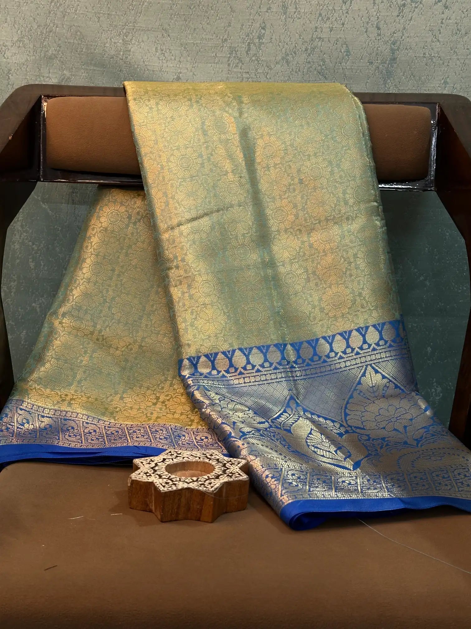 Eccentric Weave Softsilk Traditional Banarasi Saree