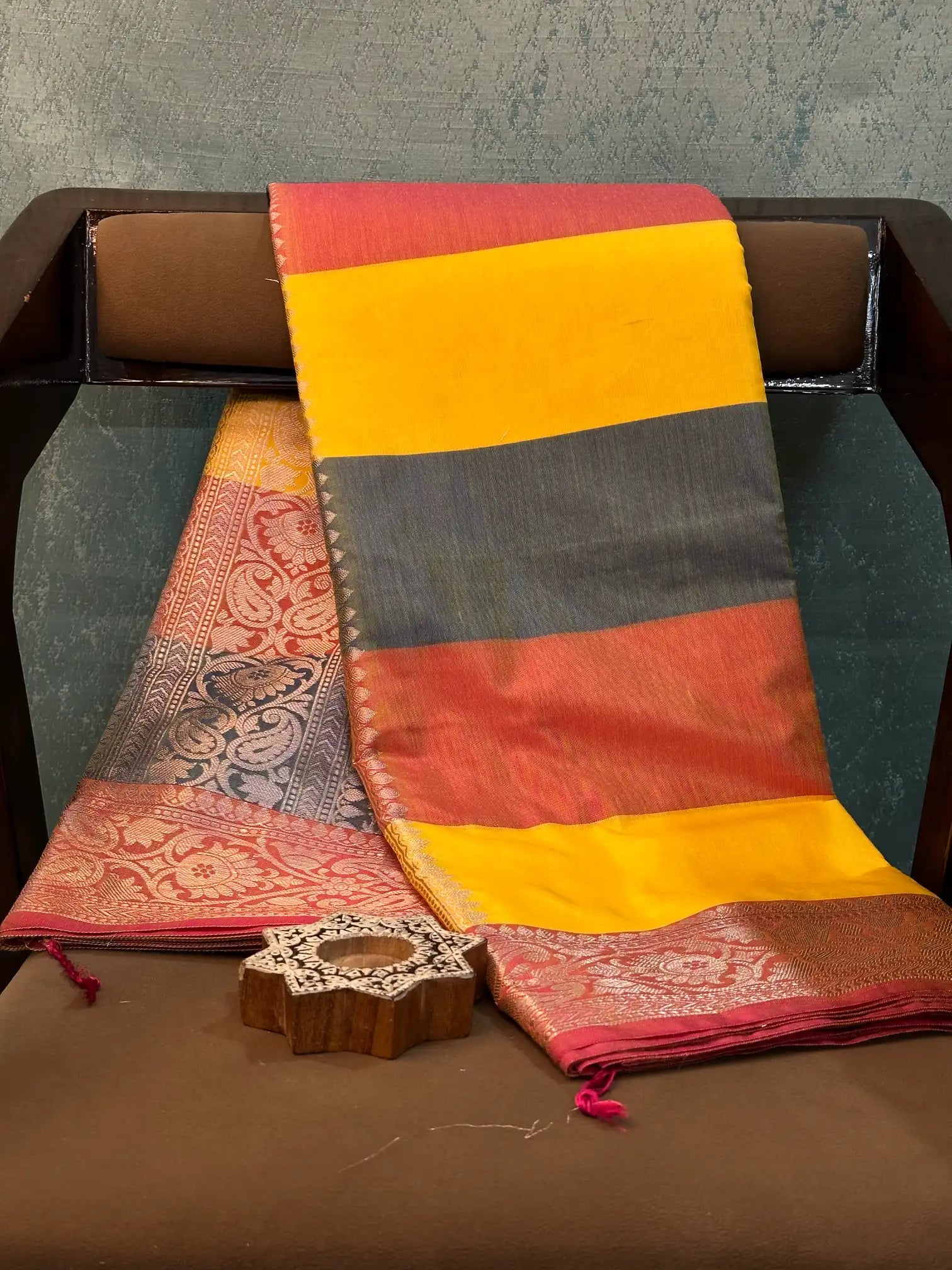 Contemporary Weave Kora Tissue Silk Banarasi Saree