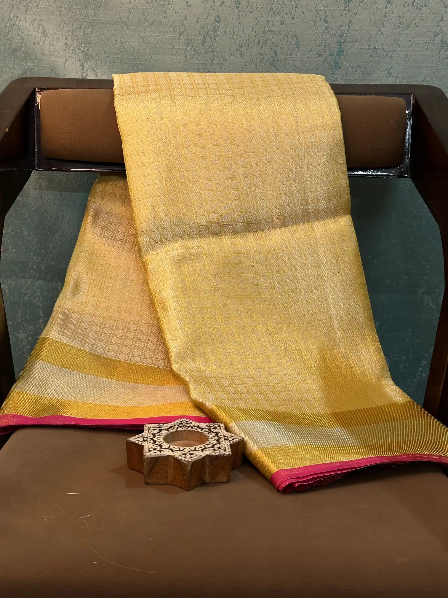 Contemporary Weave Kora Tissue Silk Banarasi Saree