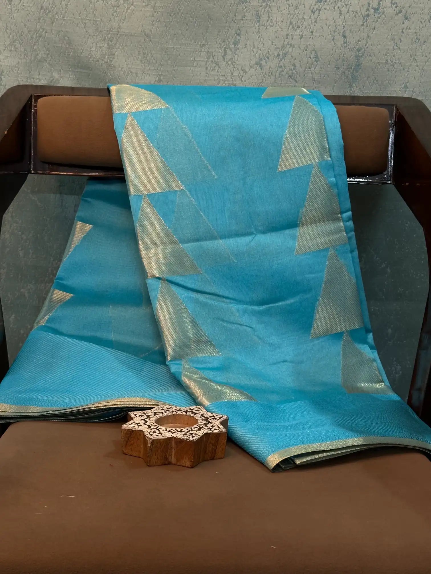 Contemporary Weave Kora Tissue Silk Banarasi Saree