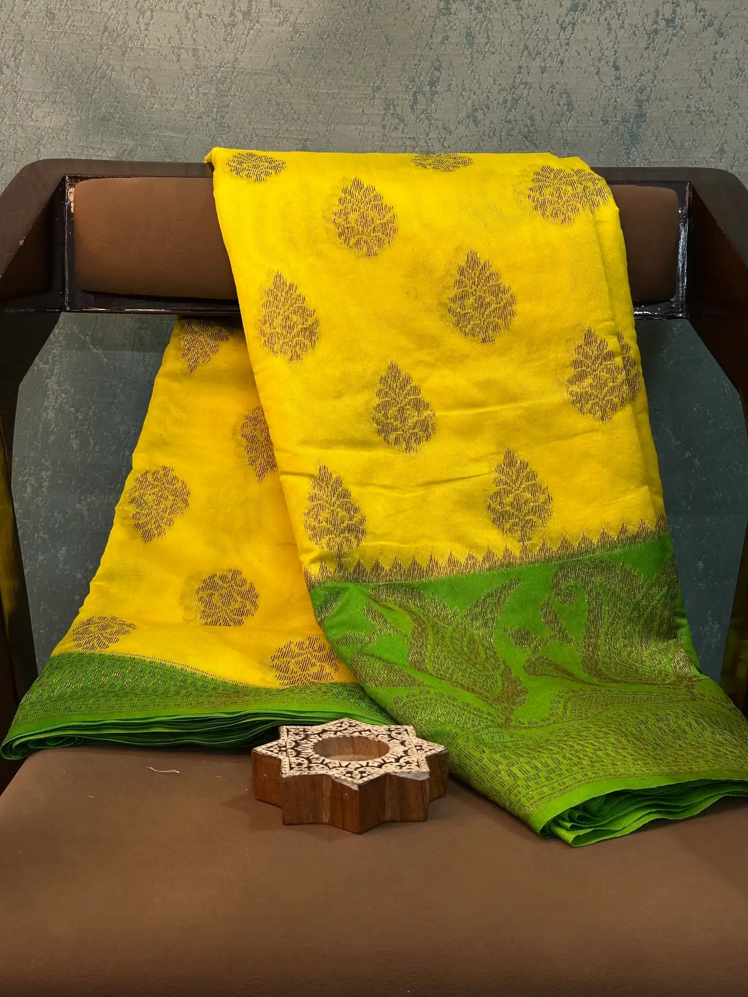 Eccentric Weave Softsilk Traditional Banarasi Saree