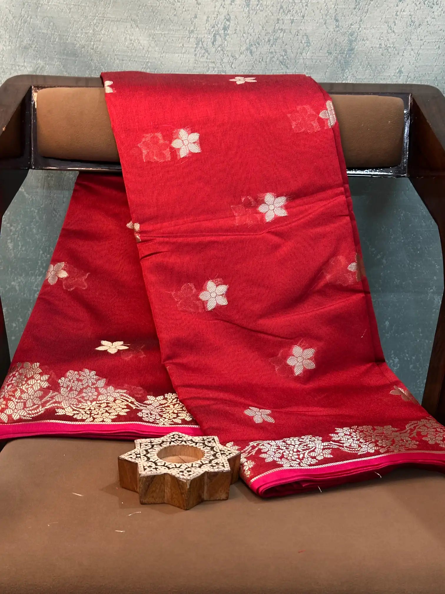 Contemporary Weave Kora Tissue Silk Banarasi Saree