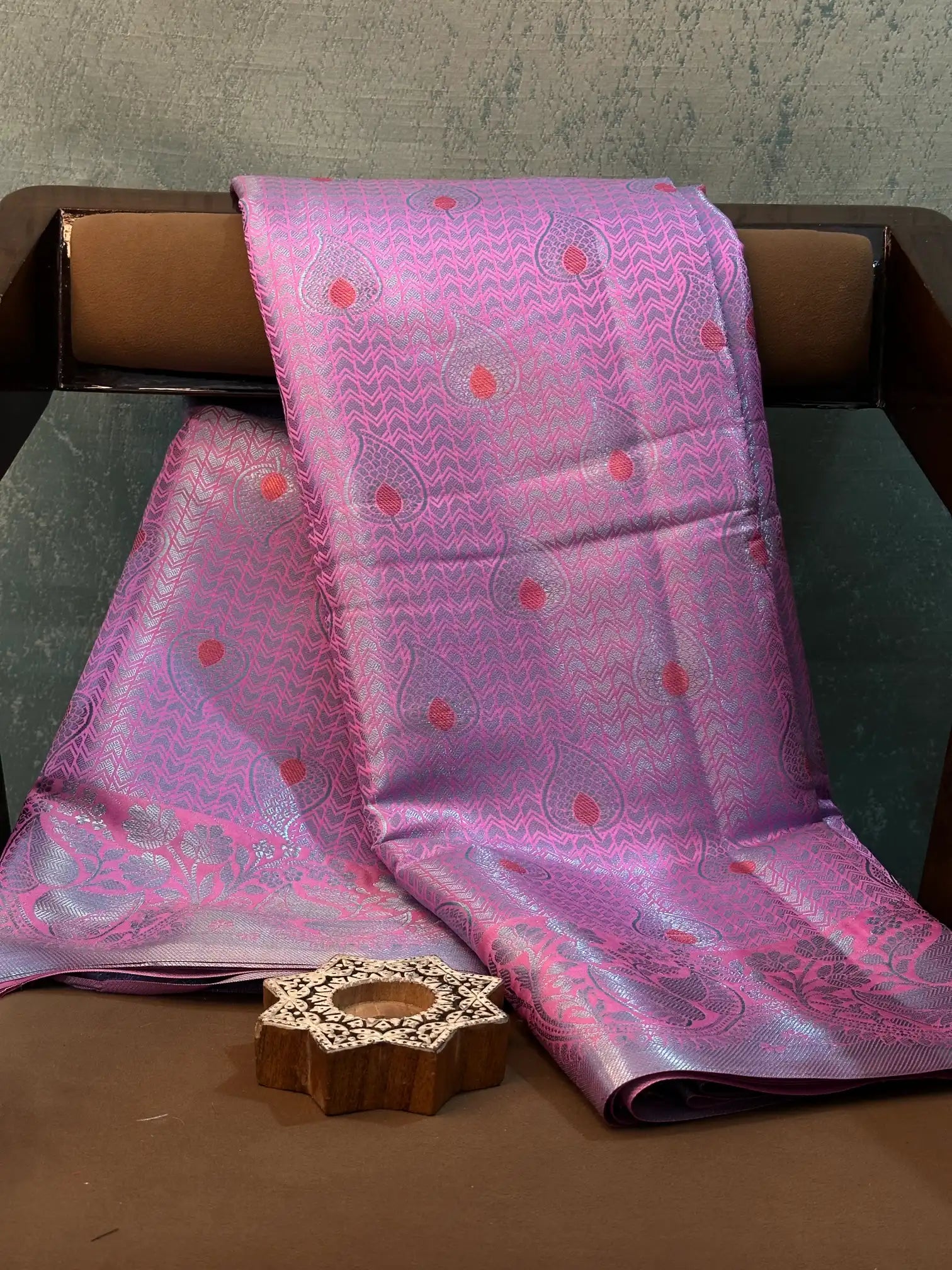 Contemporary Weave Kora Tissue Silk Banarasi Saree
