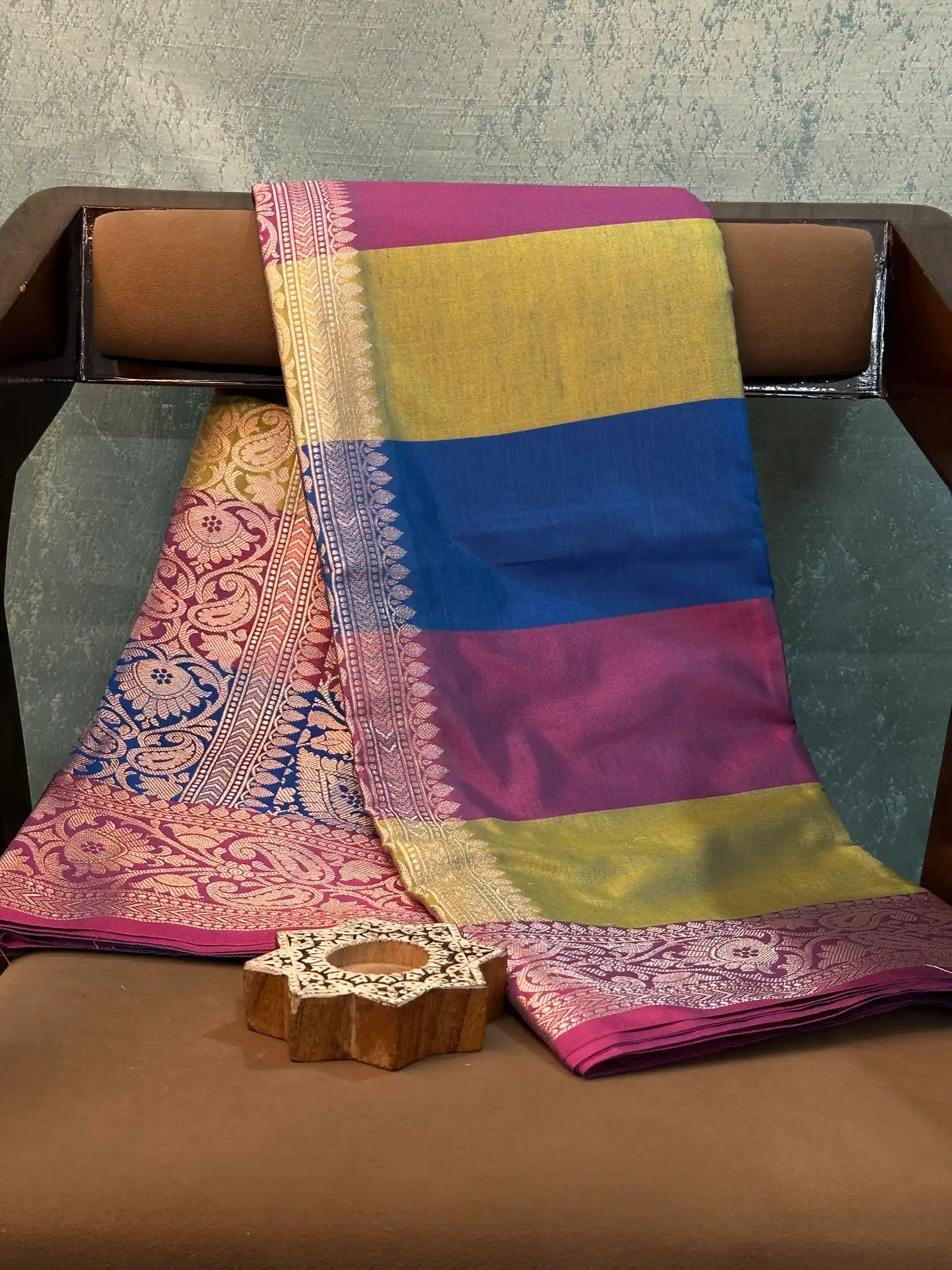 Contemporary Weave Kora Tissue Silk Banarasi Saree
