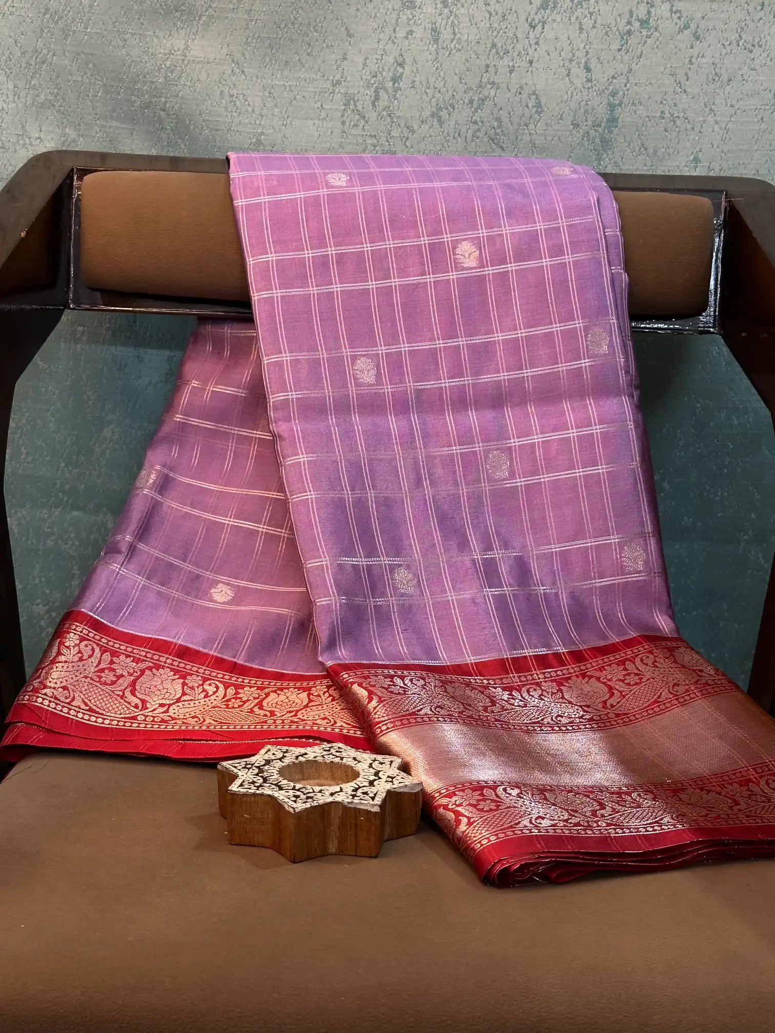 Contemporary Weave Kora Tissue Silk Banarasi Saree