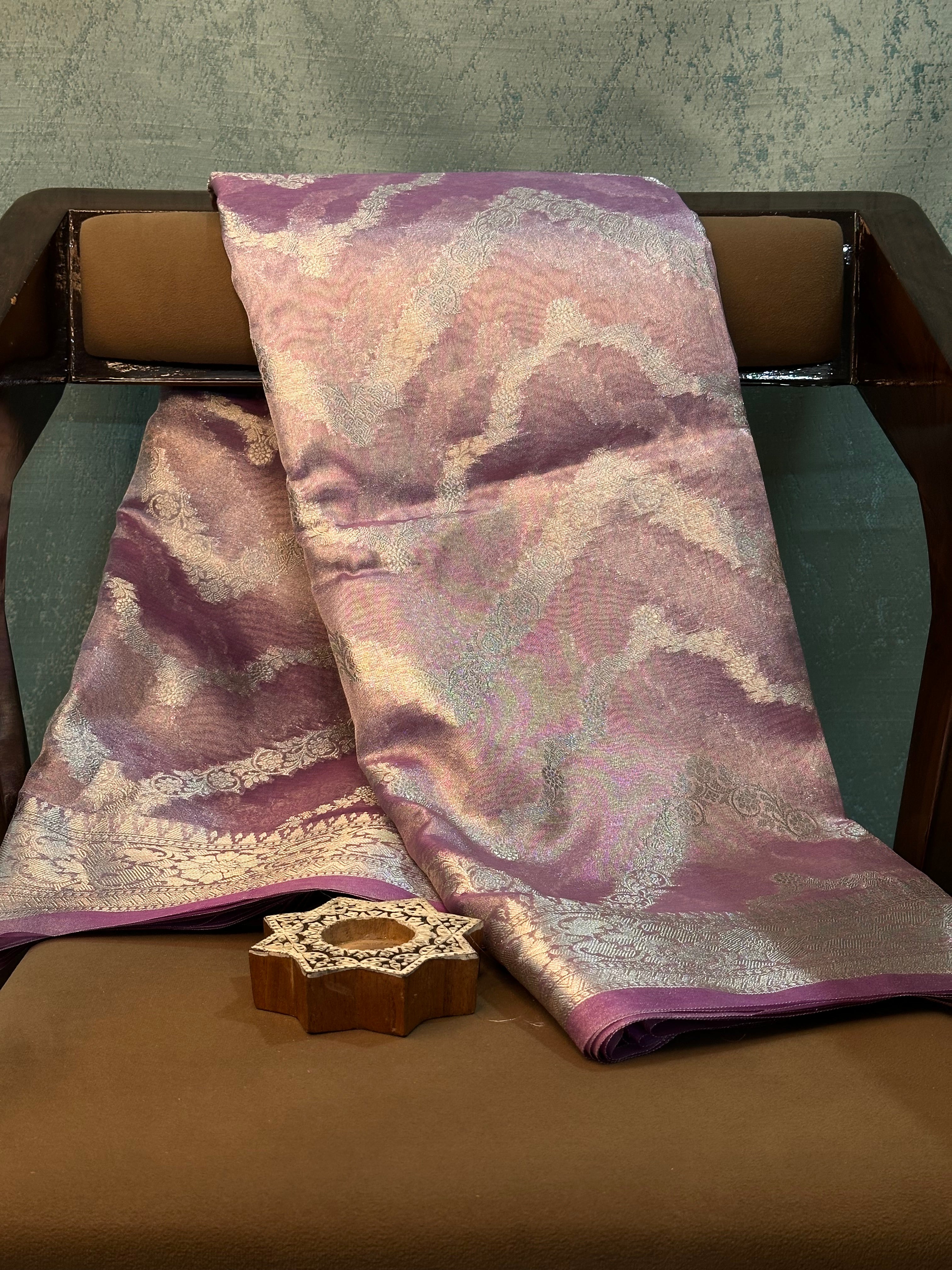 Contemporary Weave Kora Tissue Silk Banarasi Saree
