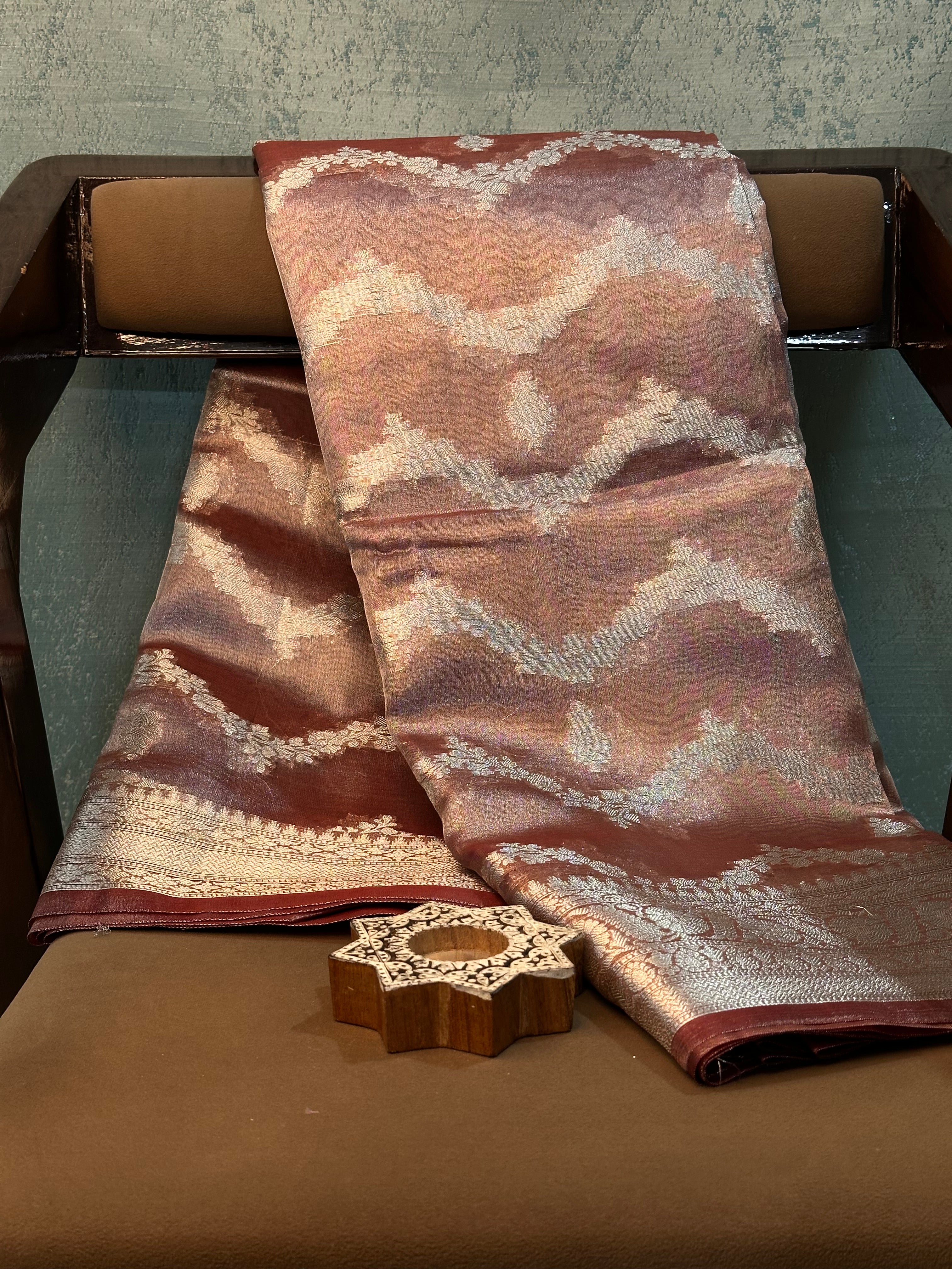 Contemporary Weave Kora Tissue Silk Banarasi Saree