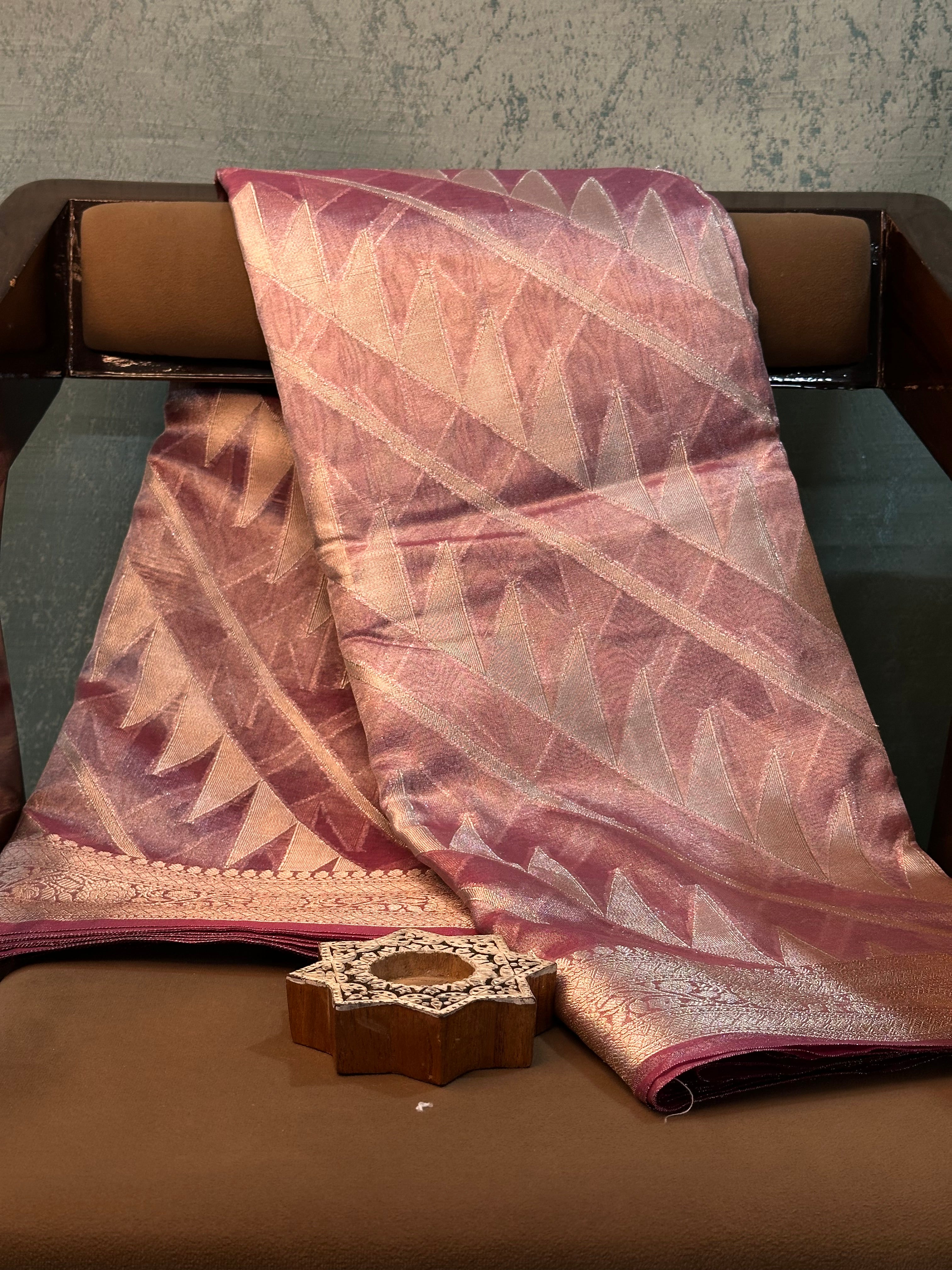 Contemporary Weave Kora Tissue Silk Banarasi Saree