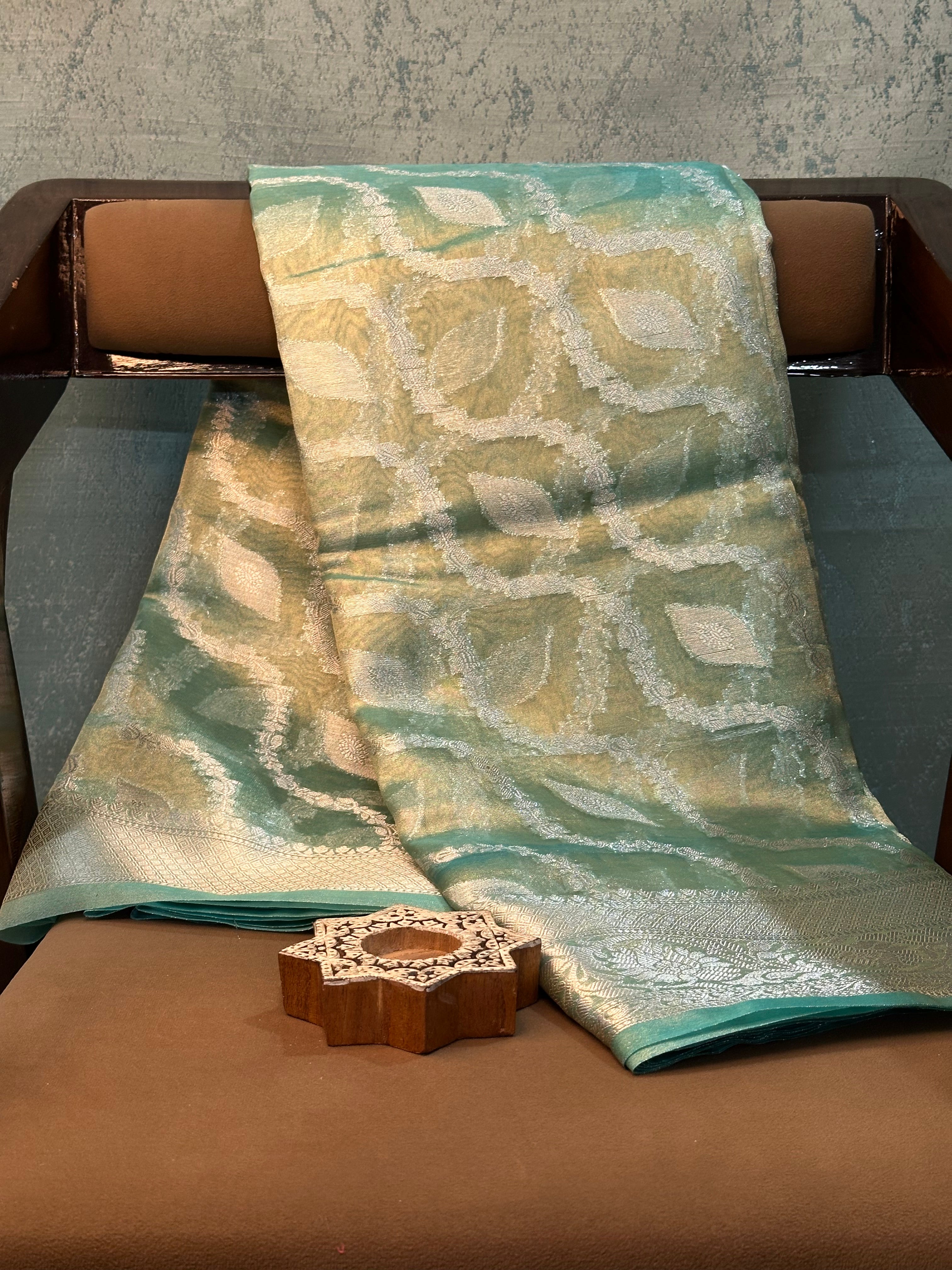 Contemporary Weave Kora Tissue Silk Banarasi Saree