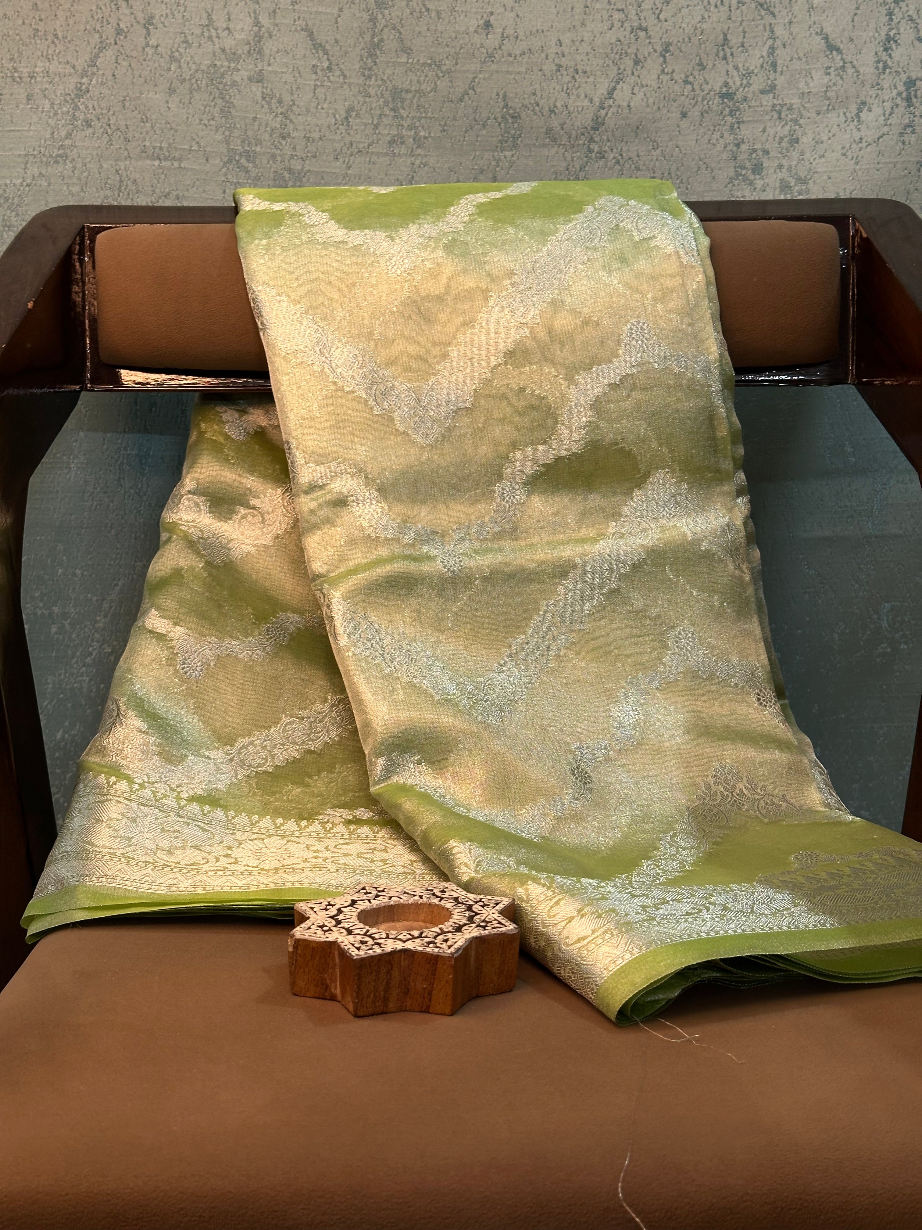 Contemporary Weave Kora Tissue Silk Banarasi Saree