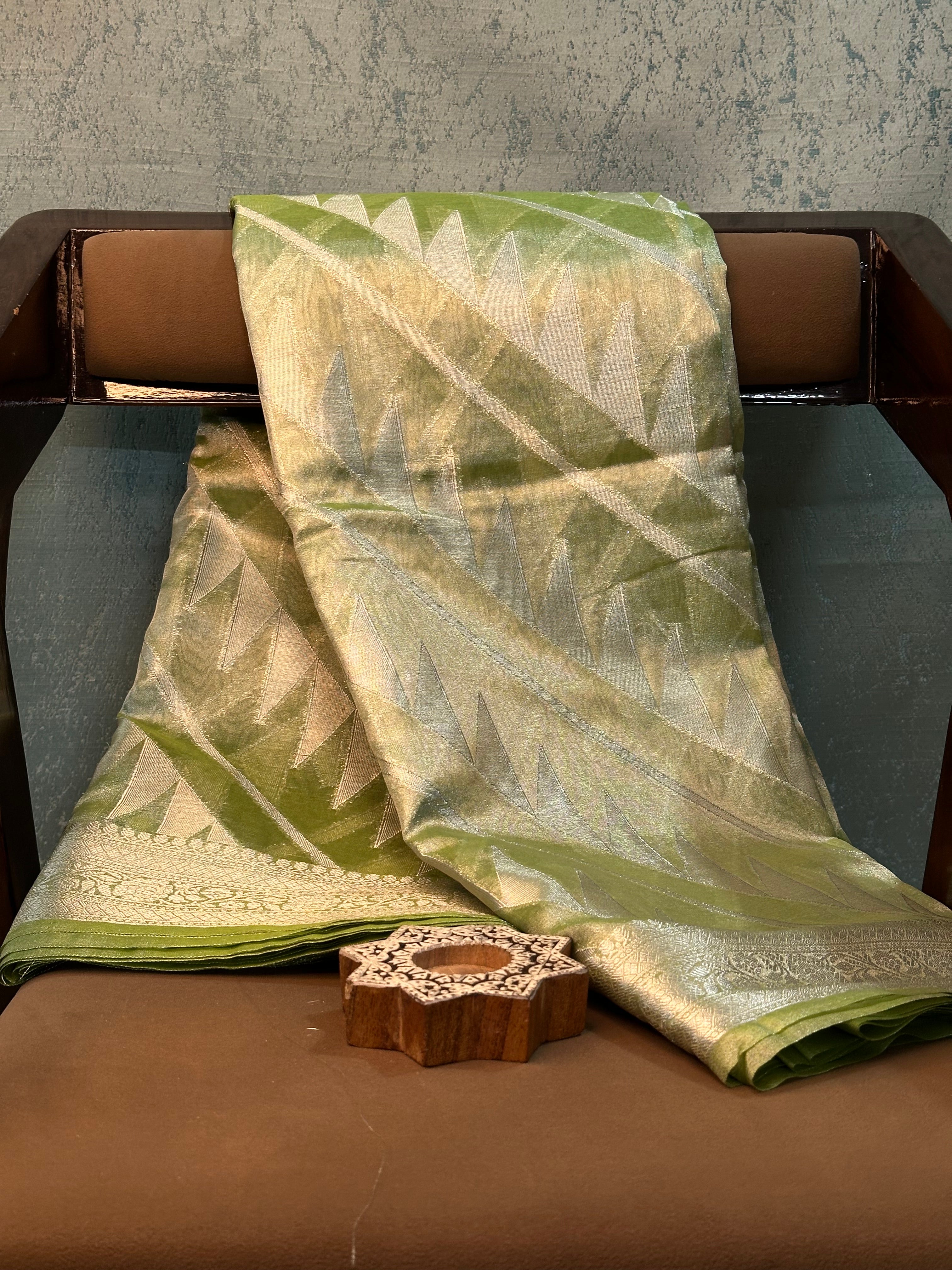 Contemporary Weave Kora Tissue Silk Banarasi Saree