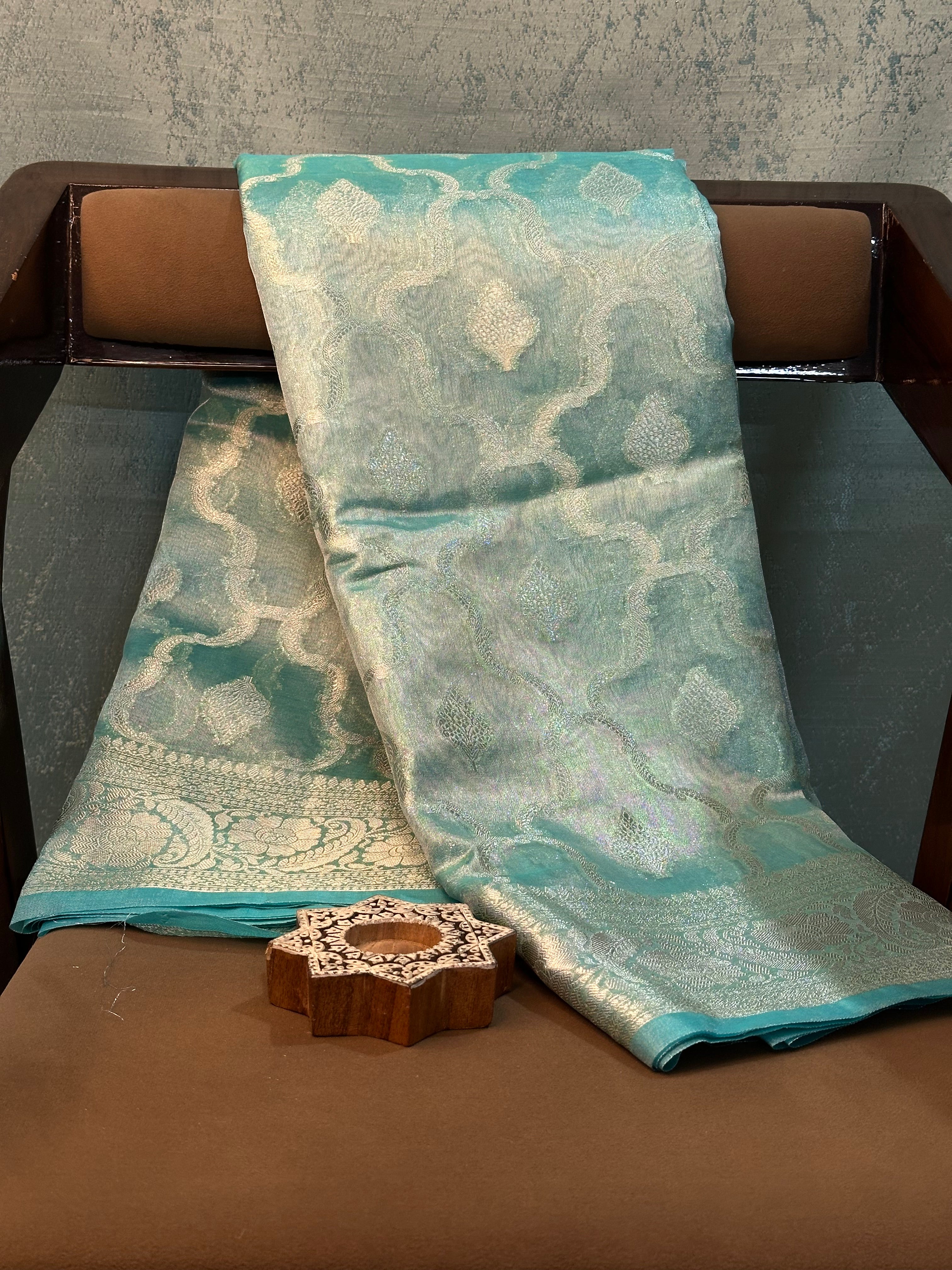 Contemporary Weave Kora Tissue Silk Banarasi Saree