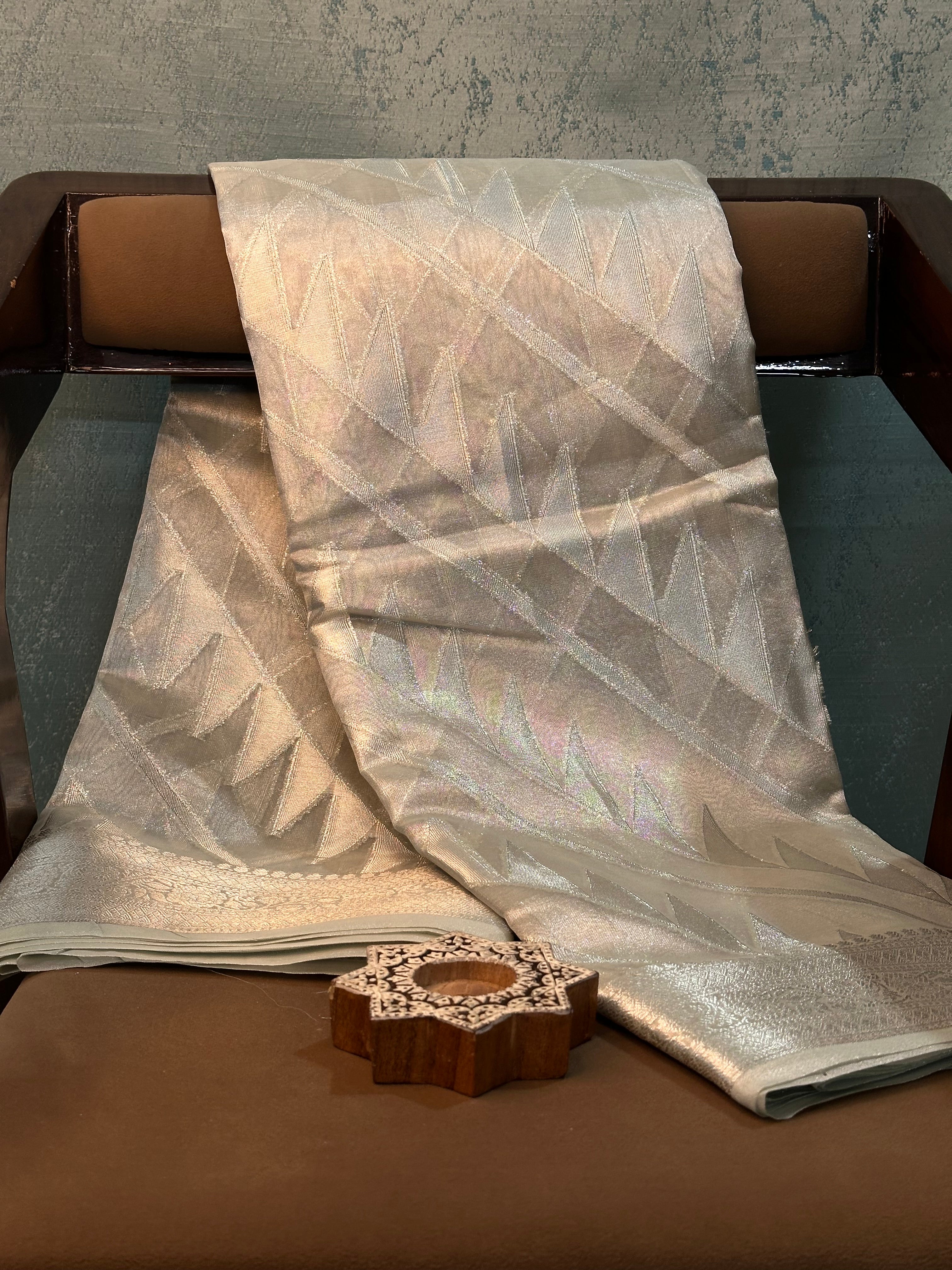 Contemporary Weave Kora Tissue Silk Banarasi Saree