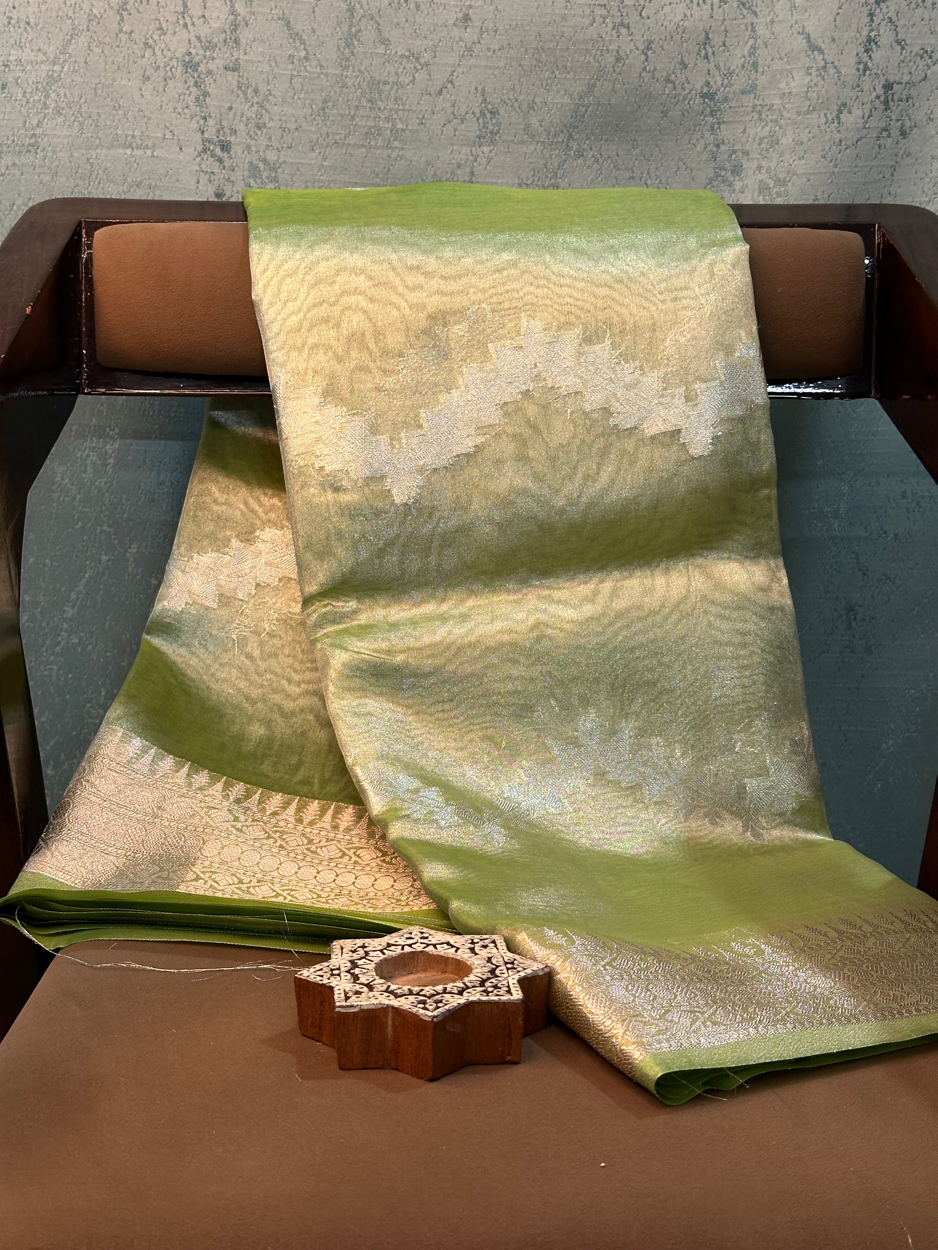 Contemporary Weave Kora Tissue Silk Banarasi Saree