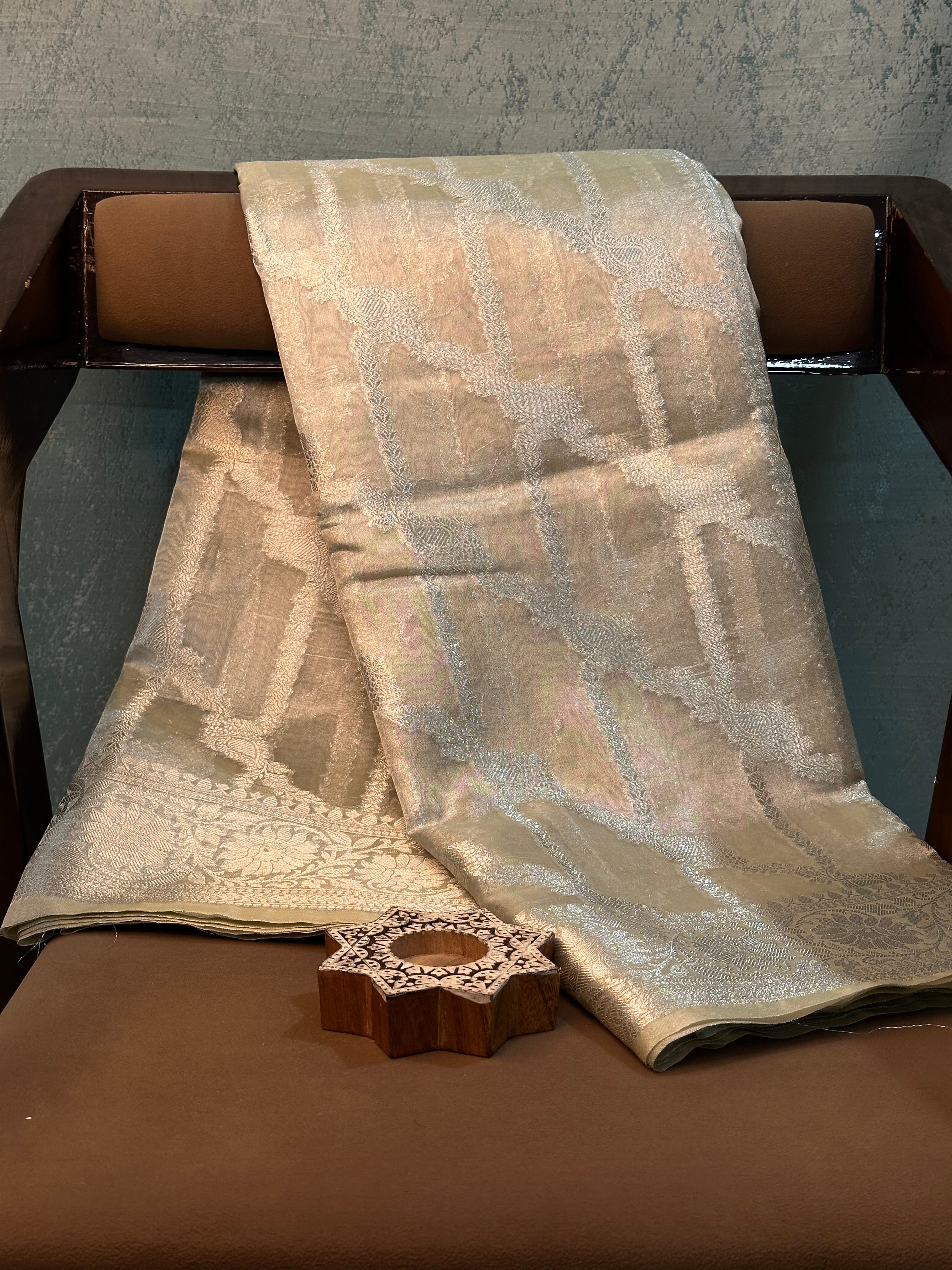 Contemporary Weave Kora Tissue Silk Banarasi Saree