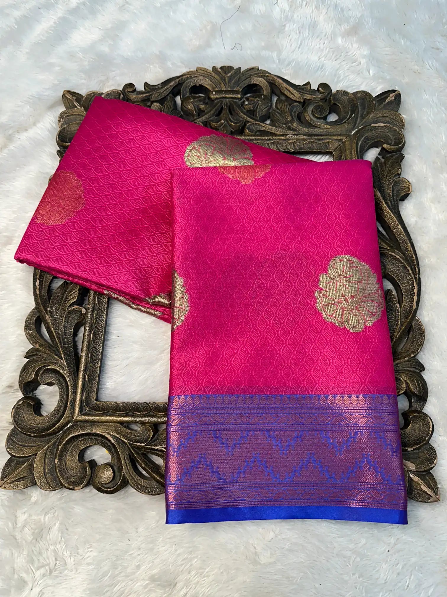 Contemporary Weave Kora Tissue Silk Banarasi Saree