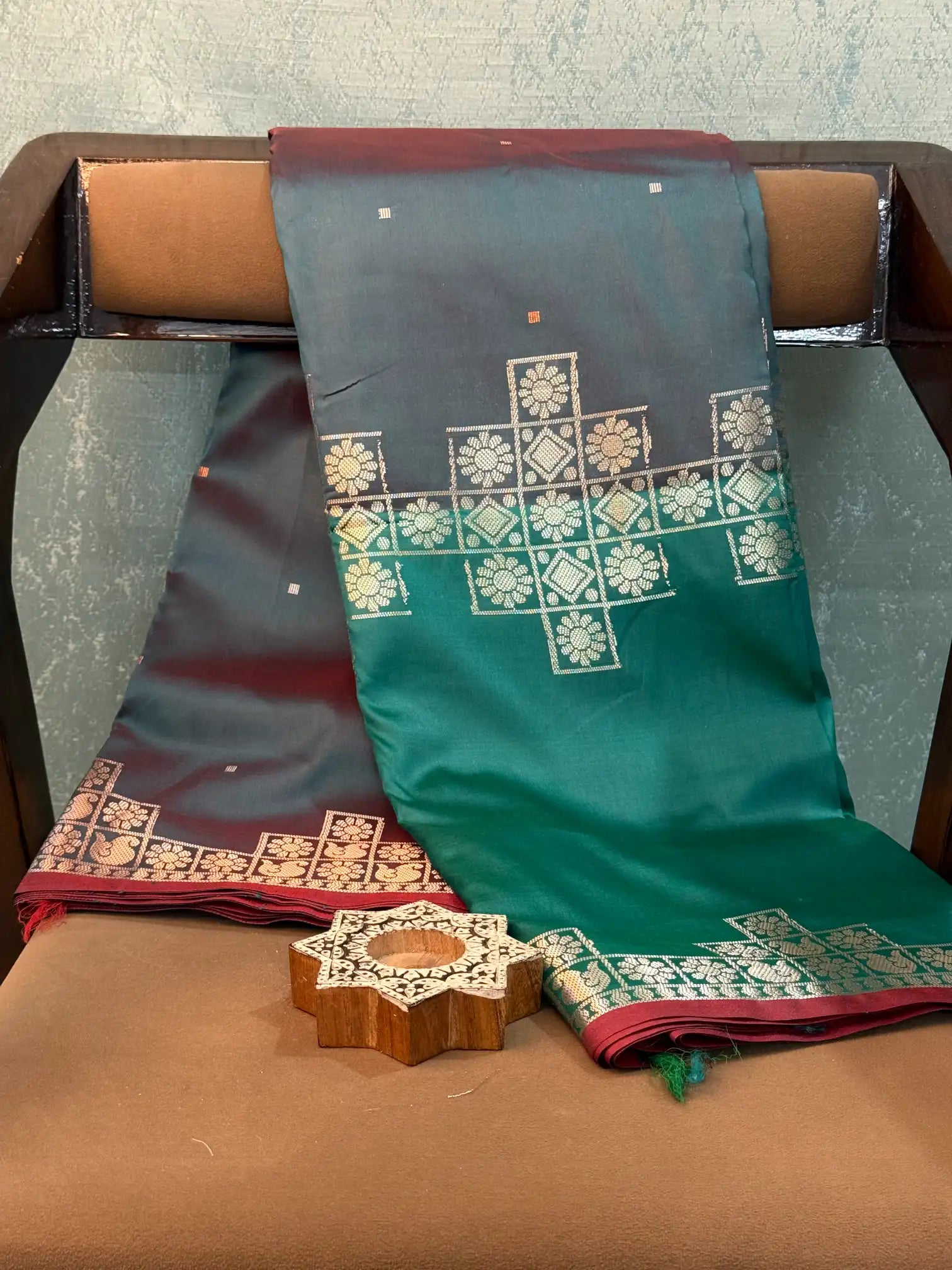 Contemporary Weave Kora Tissue Silk Banarasi Saree