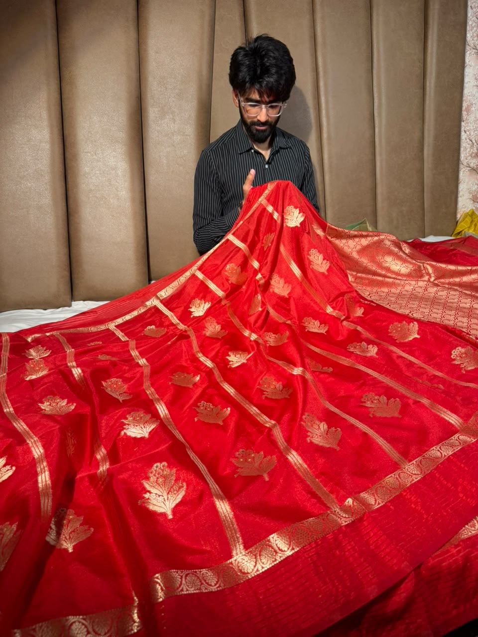 Bright Red Chinia Silk Traditional Banarasi Saree