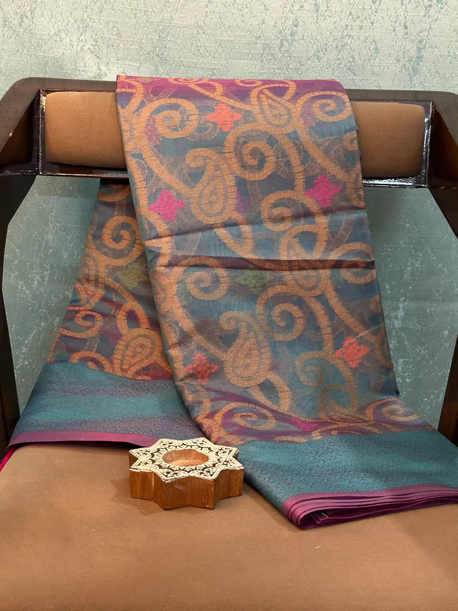 Contemporary Weave Kora Tissue Silk Banarasi Saree