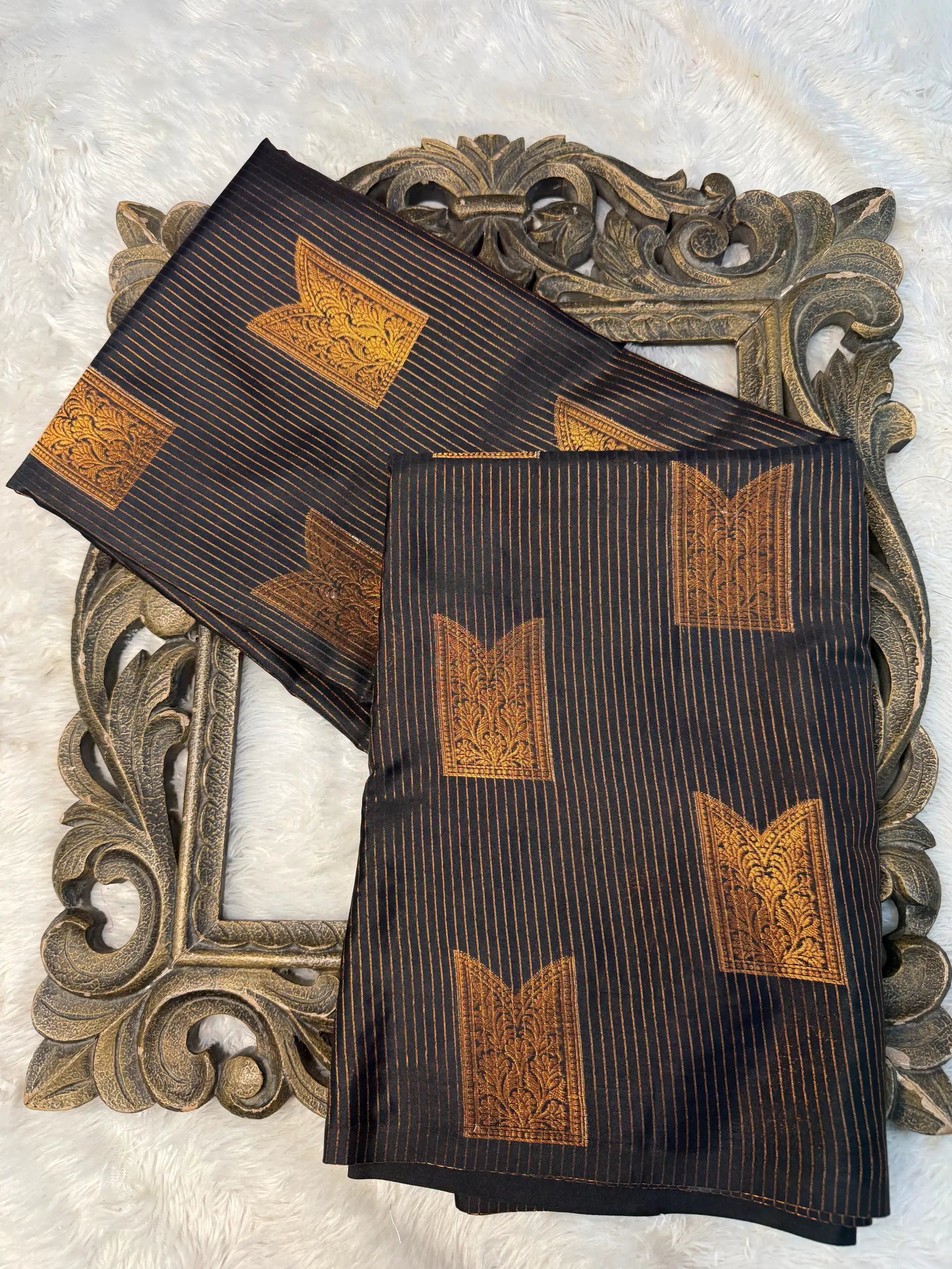 Contemporary Weave Kora Tissue Silk Banarasi Saree