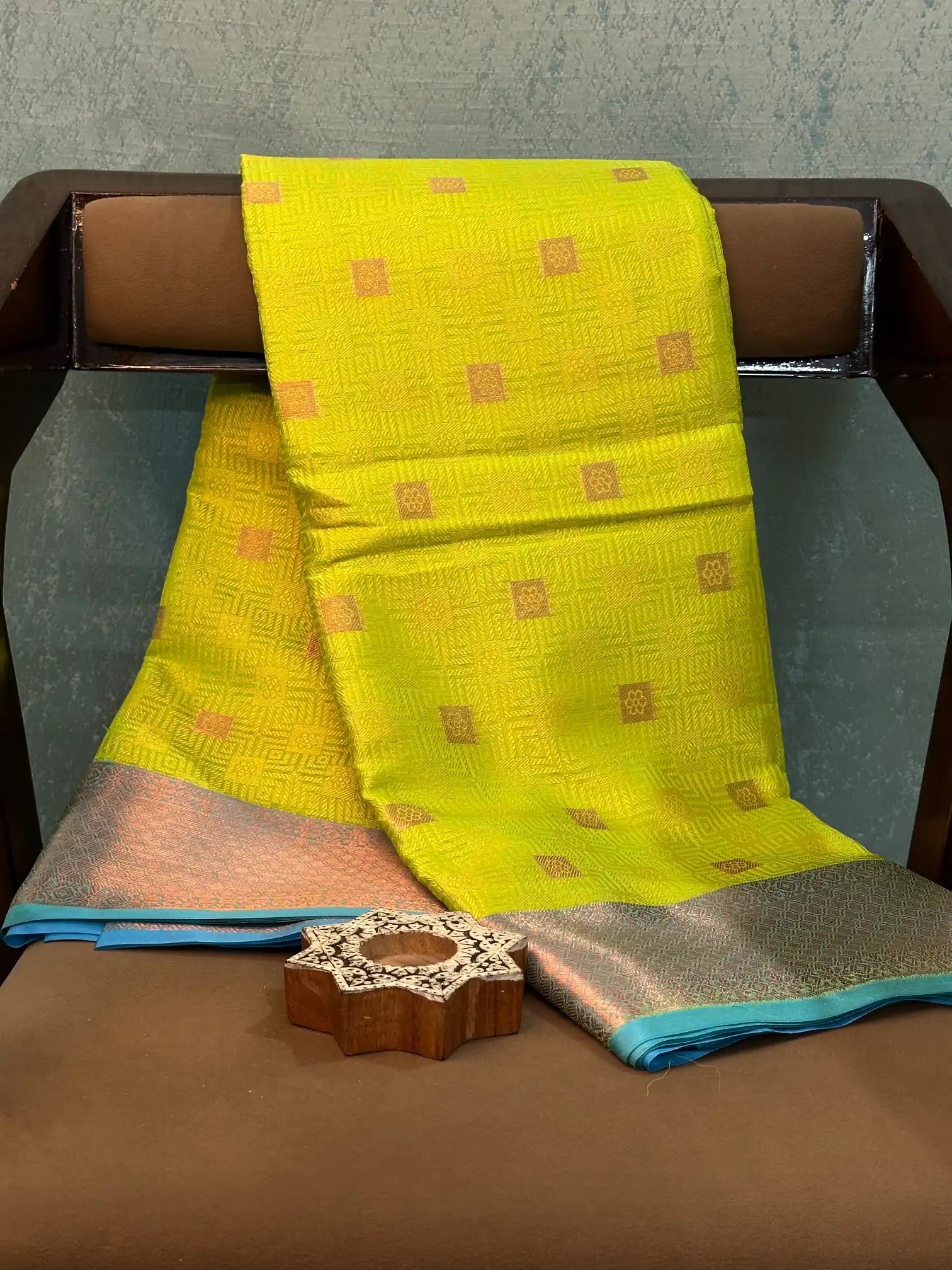 Contemporary Weave Kora Tissue Silk Banarasi Saree
