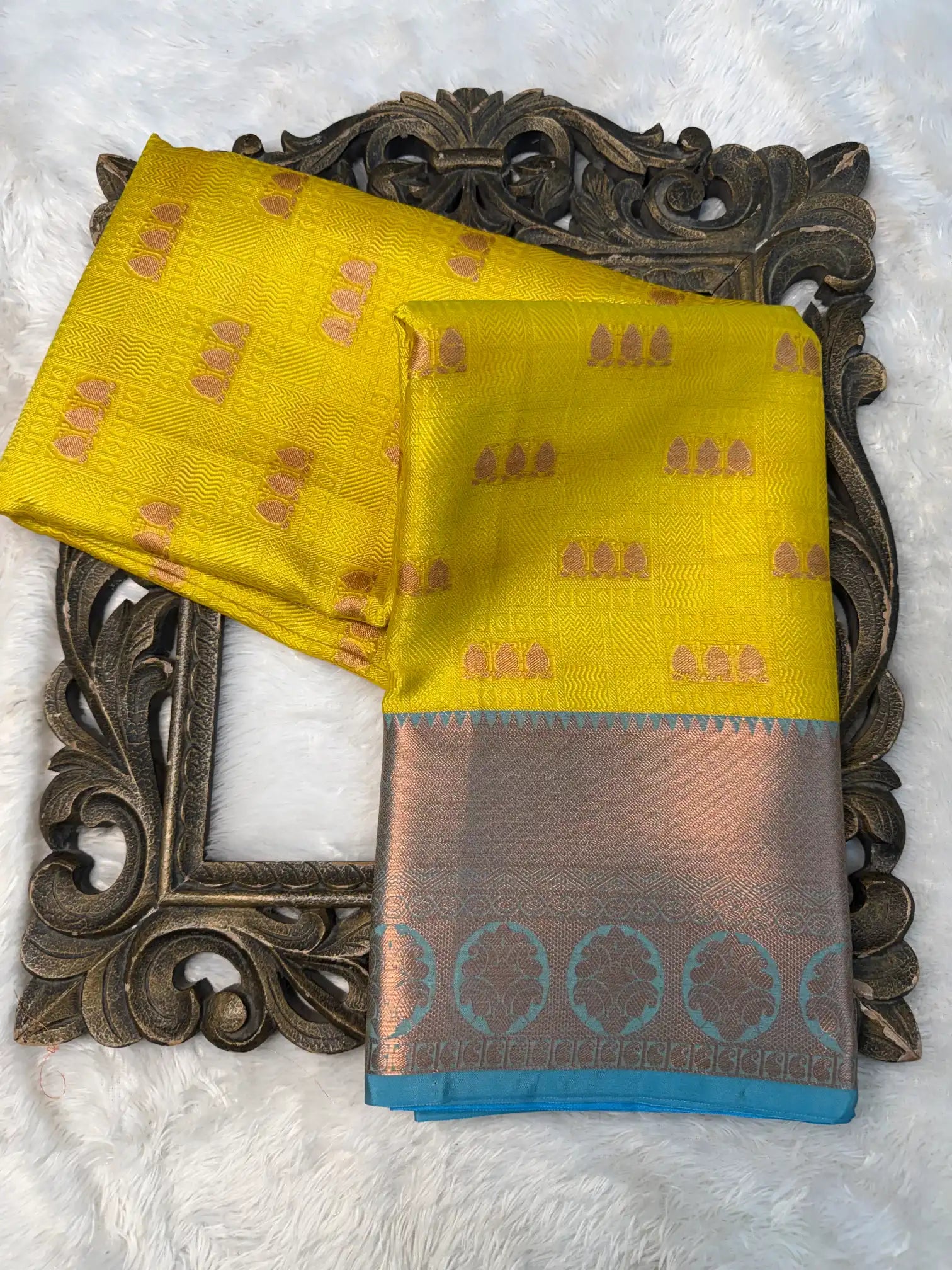 Eccentric Weave Softsilk Traditional Banarasi Saree