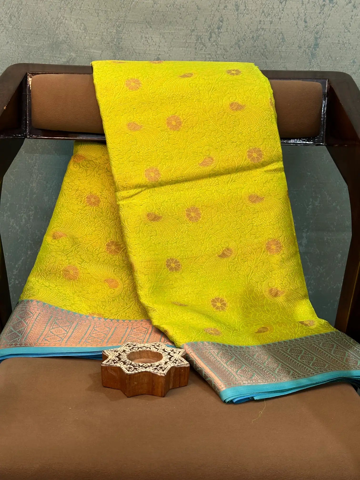 Eccentric Weave Softsilk Traditional Banarasi Saree