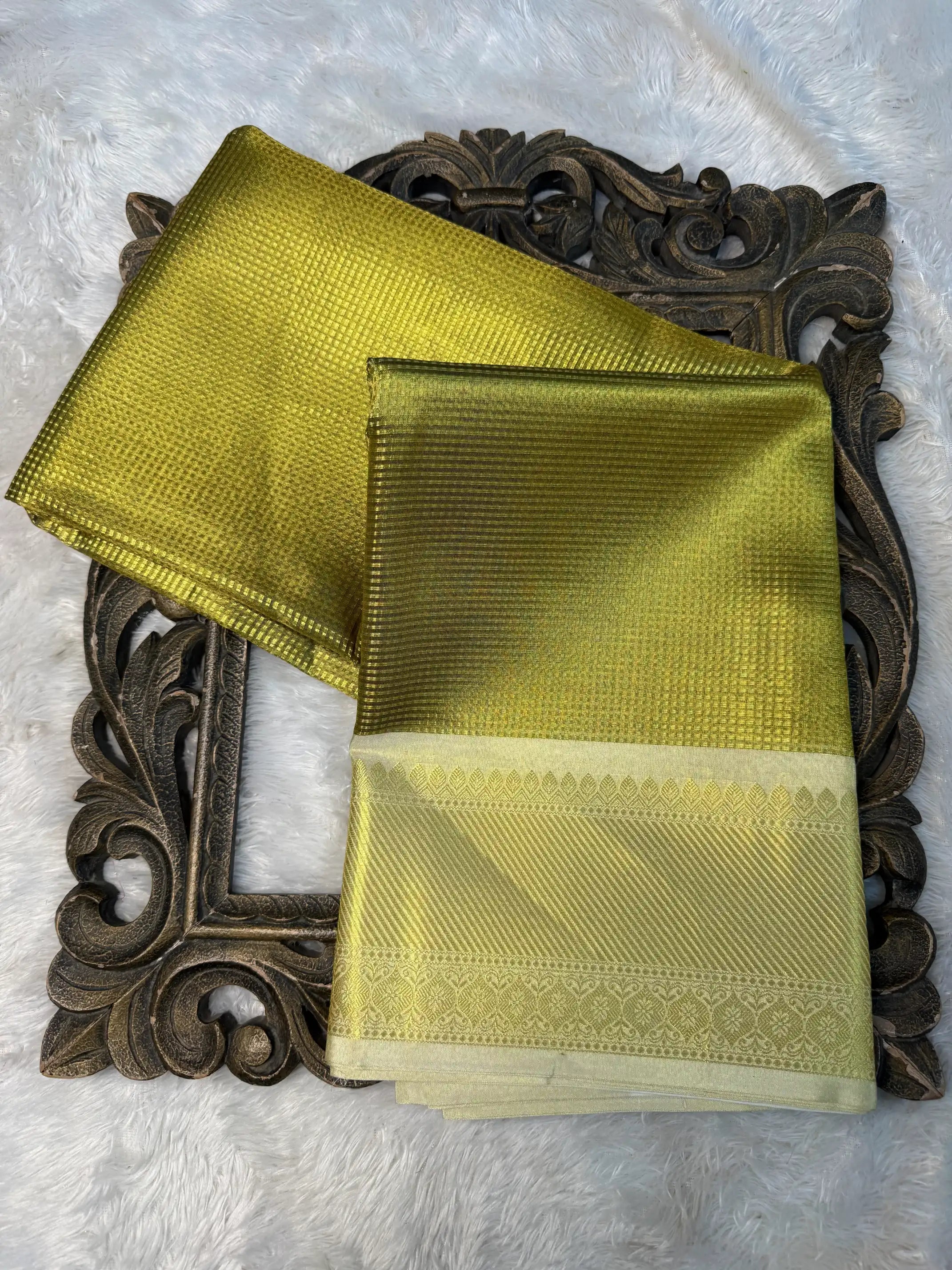 Eccentric Weave Softsilk Traditional Banarasi Saree