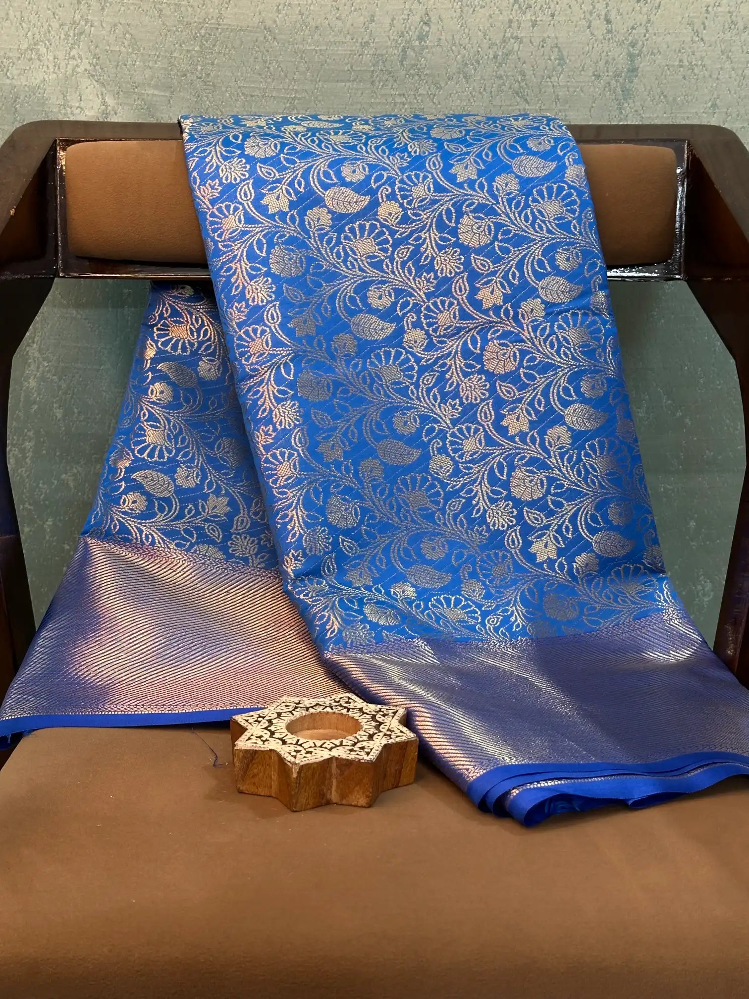 Contemporary Weave Kora Tissue Silk Banarasi Saree