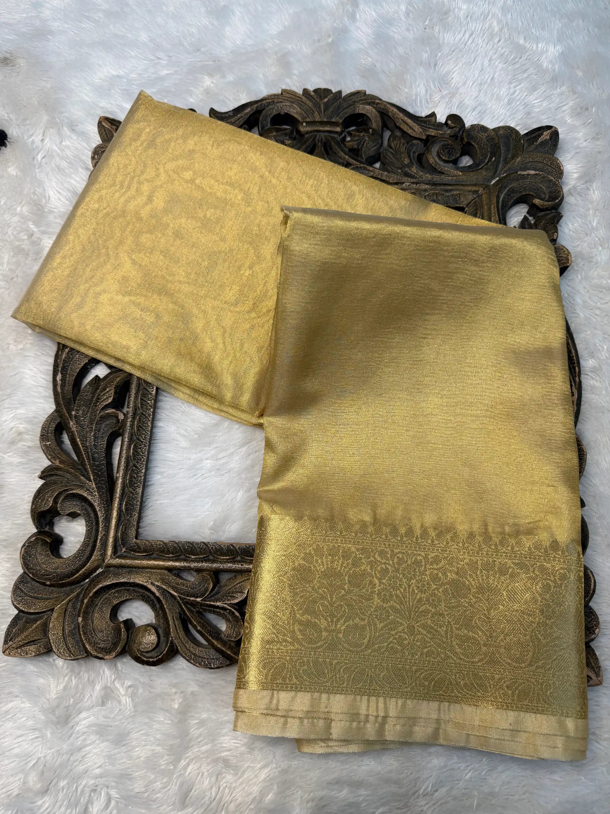 Eccentric Weave Softsilk Traditional Banarasi Saree