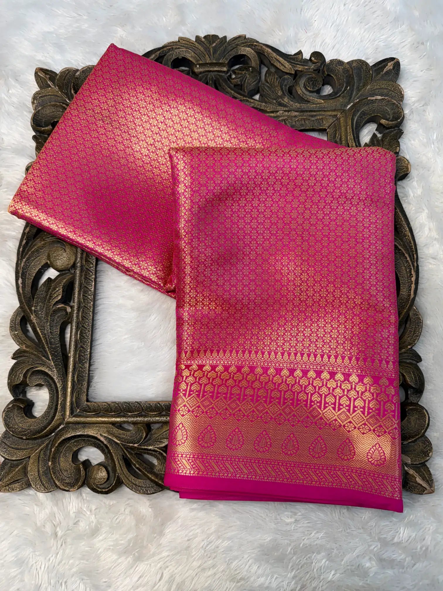 Eccentric Weave Softsilk Traditional Banarasi Saree
