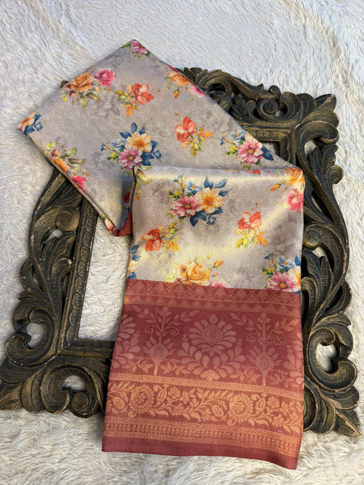 Trending Softsilk Jacquard Unique Banarasi Saree
