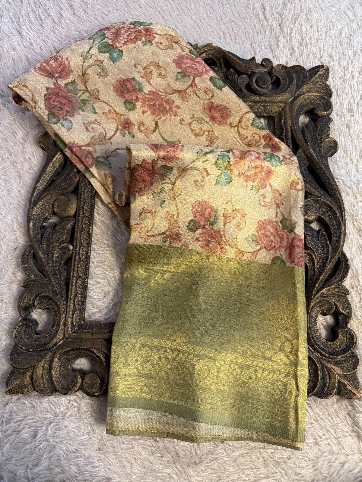Trending Softsilk Jacquard Unique Banarasi Saree