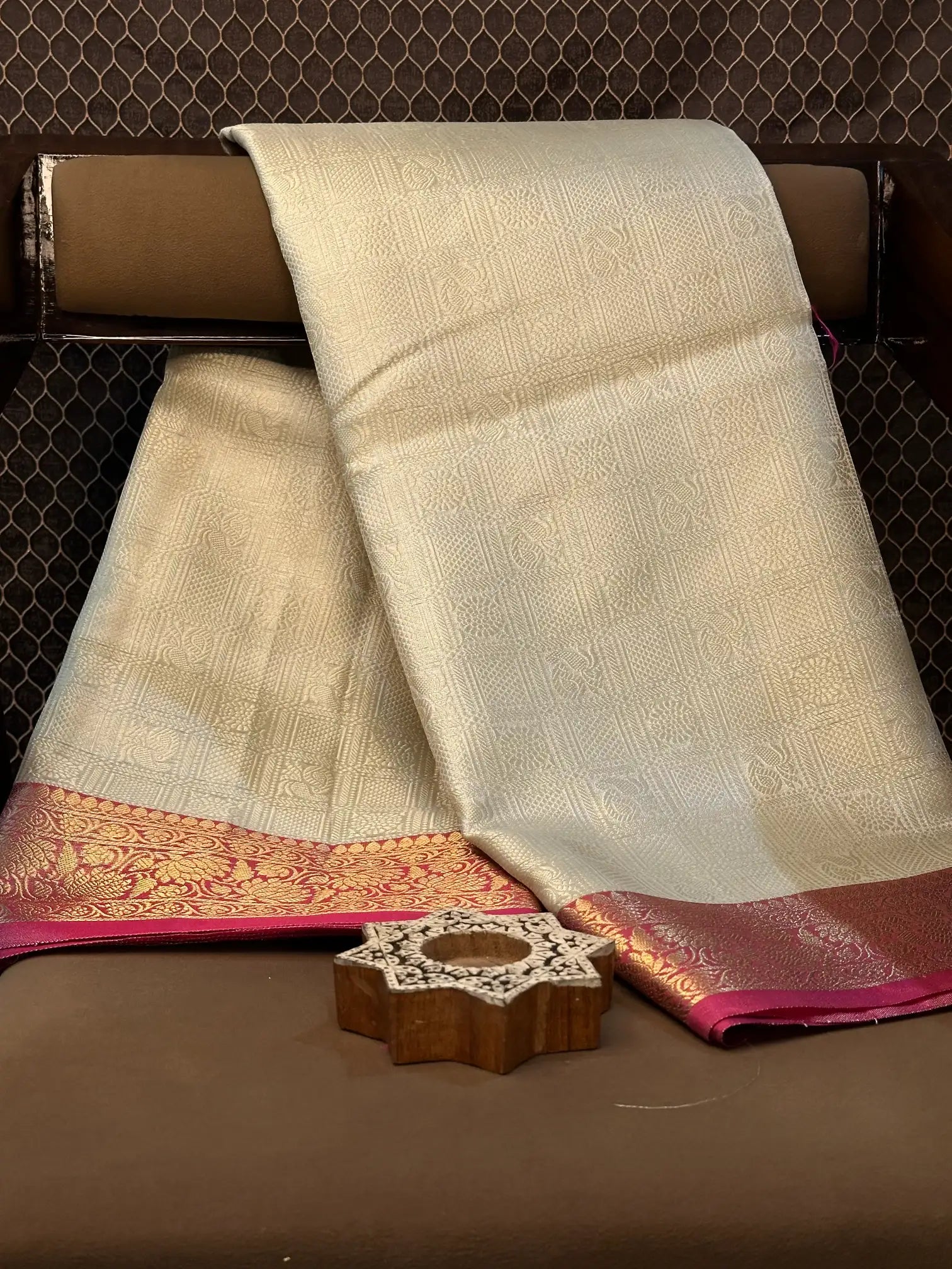 Premium contemperory weave softsilk Banarasi saree