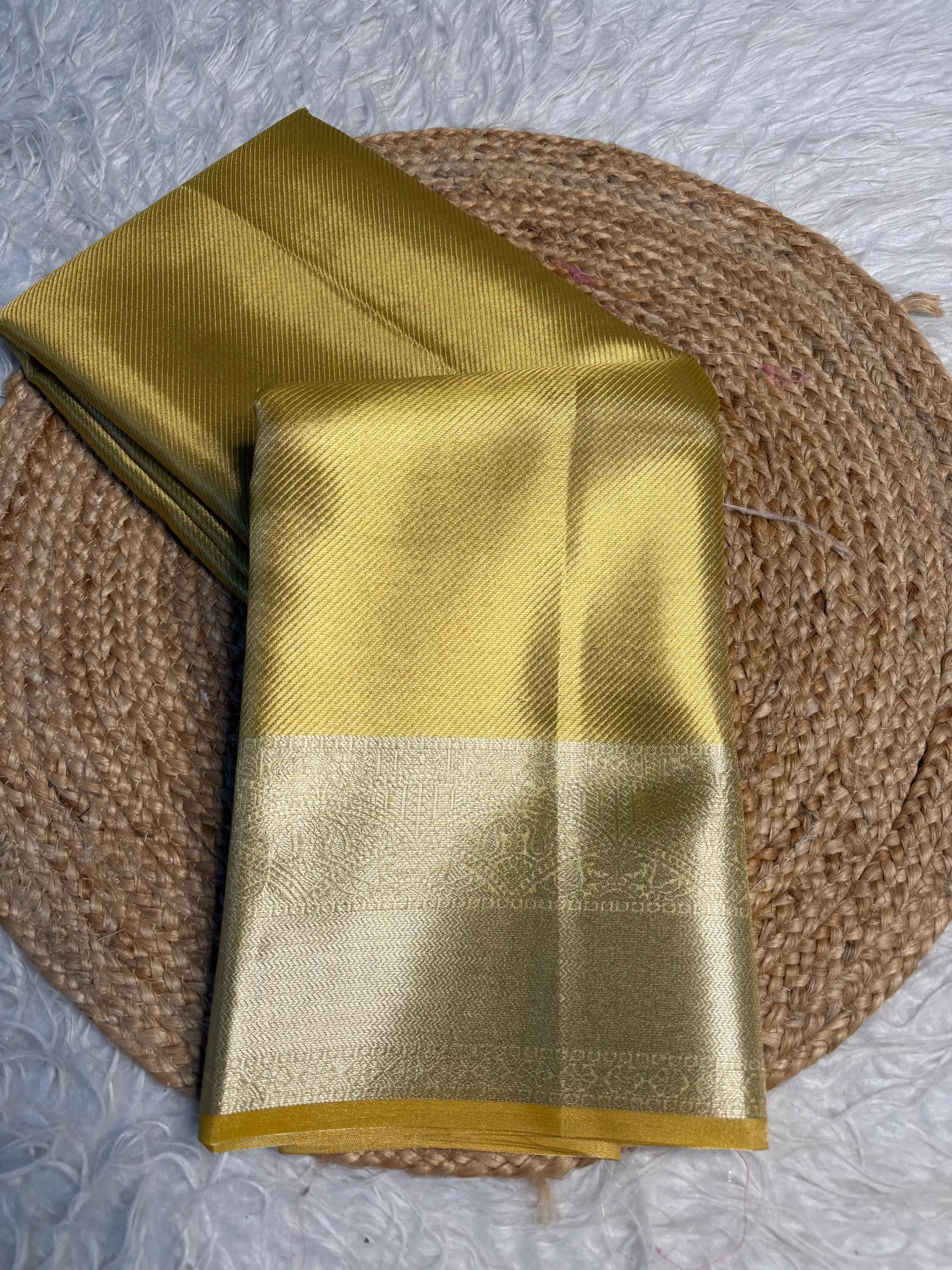 Premium contemperory weave softsilk Banarasi saree