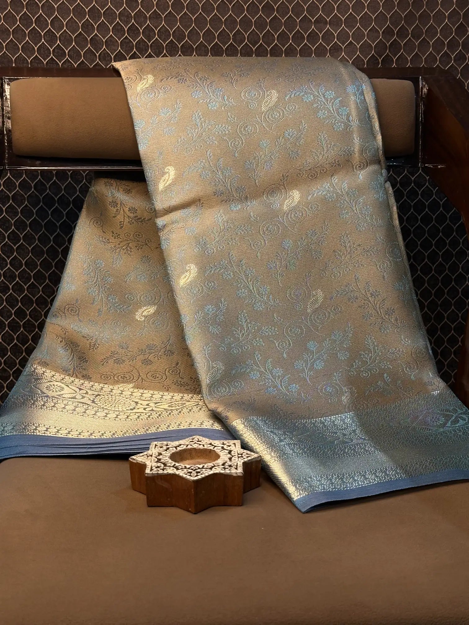 Premium contemperory weave softsilk Banarasi saree
