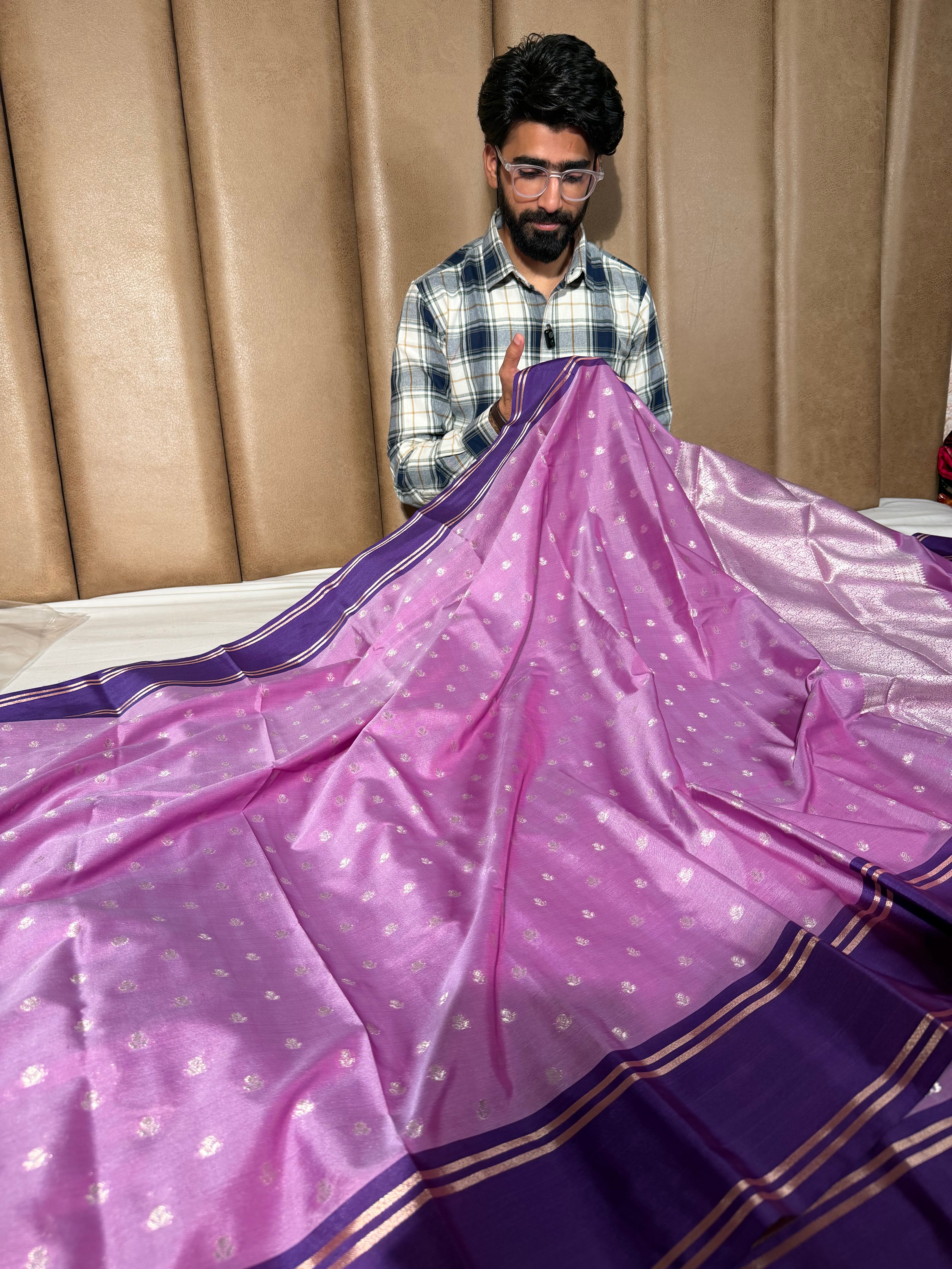Light Lavender Shade Traditional Banarasi Silk Saree
