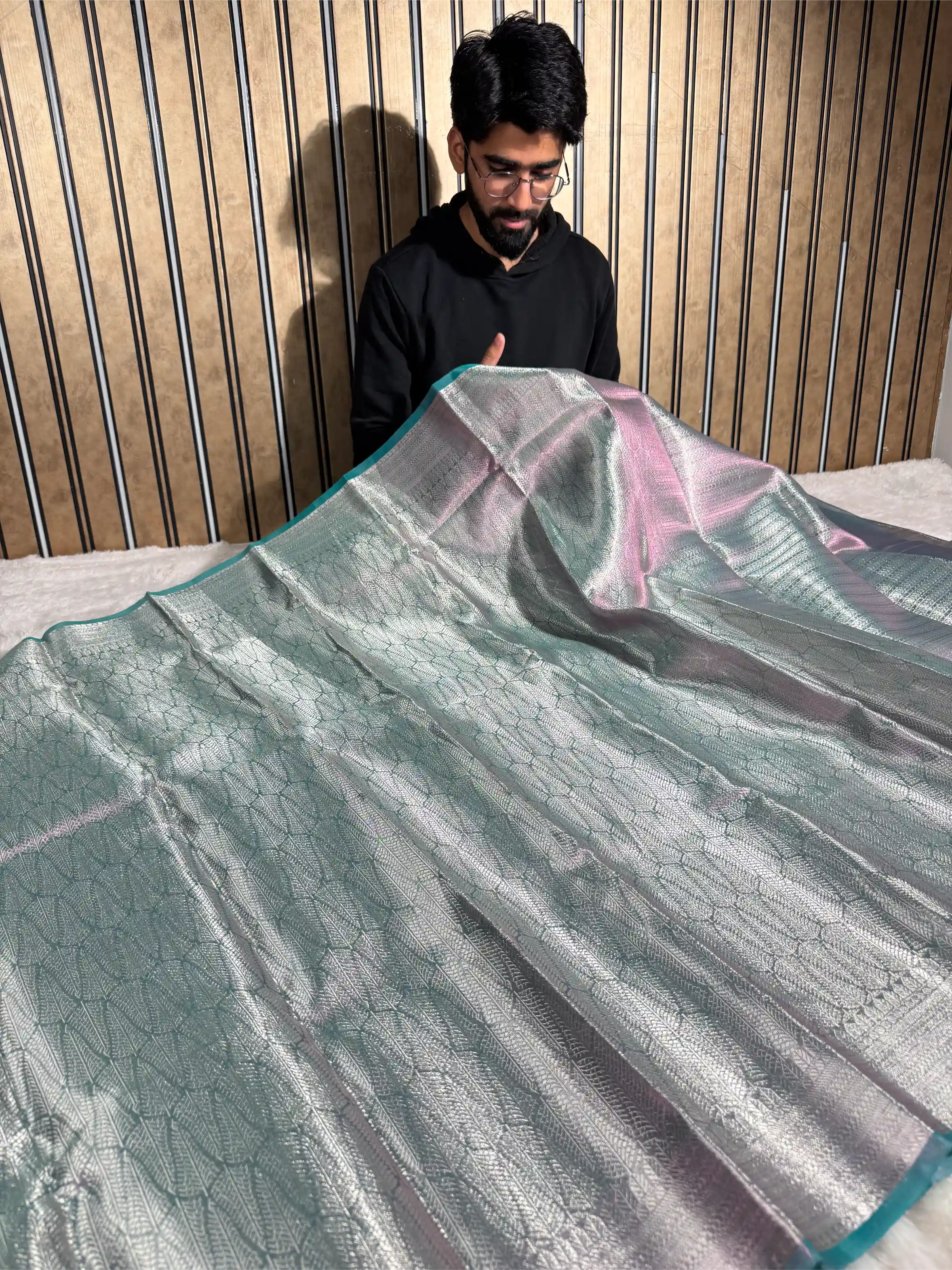 Metallic Sea Green Tissue Silk Jacquard Weave Banarasi Saree