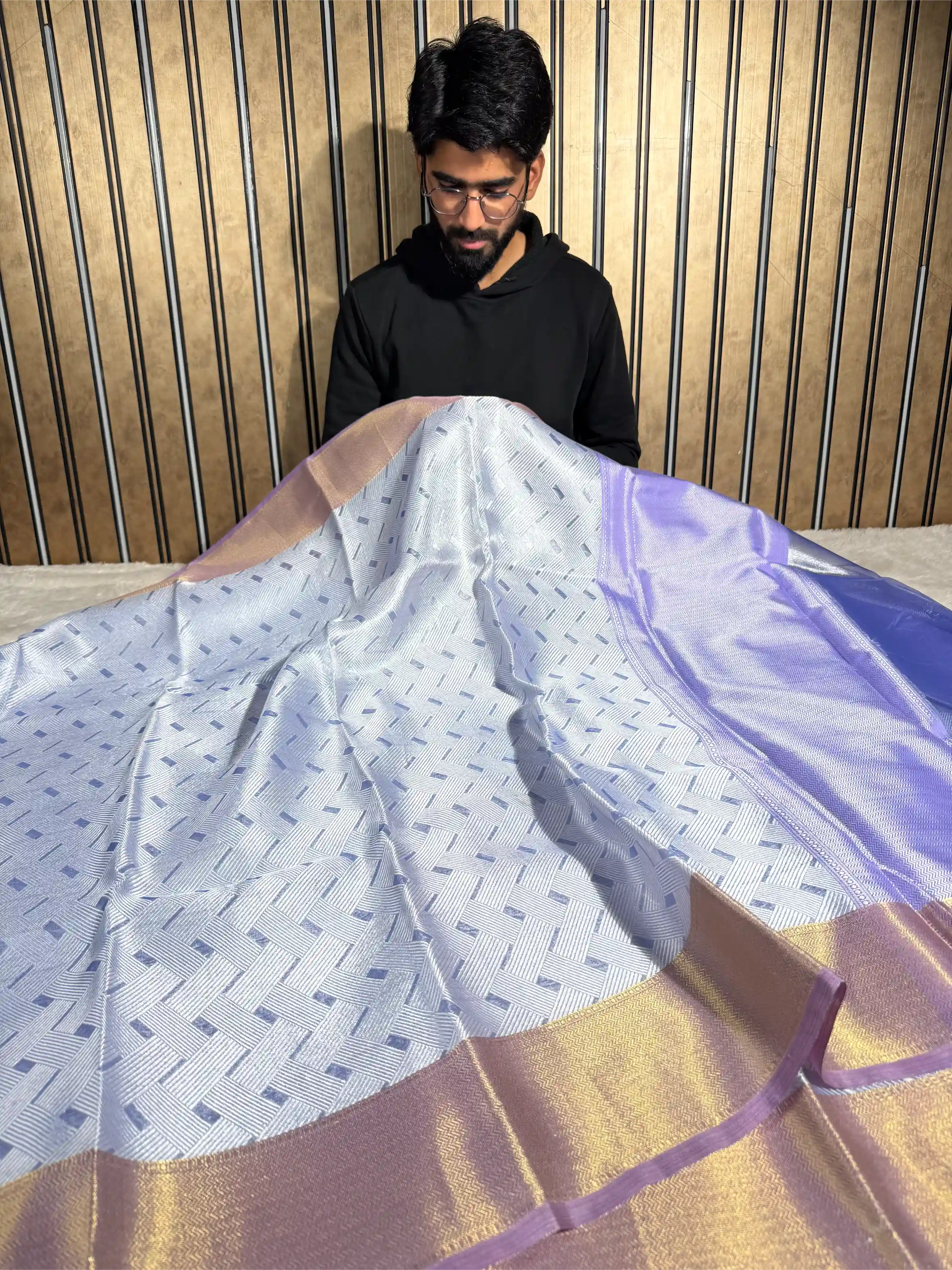 Dual Shaded Voilet Tissue Silk Embossed Banarasi Saree