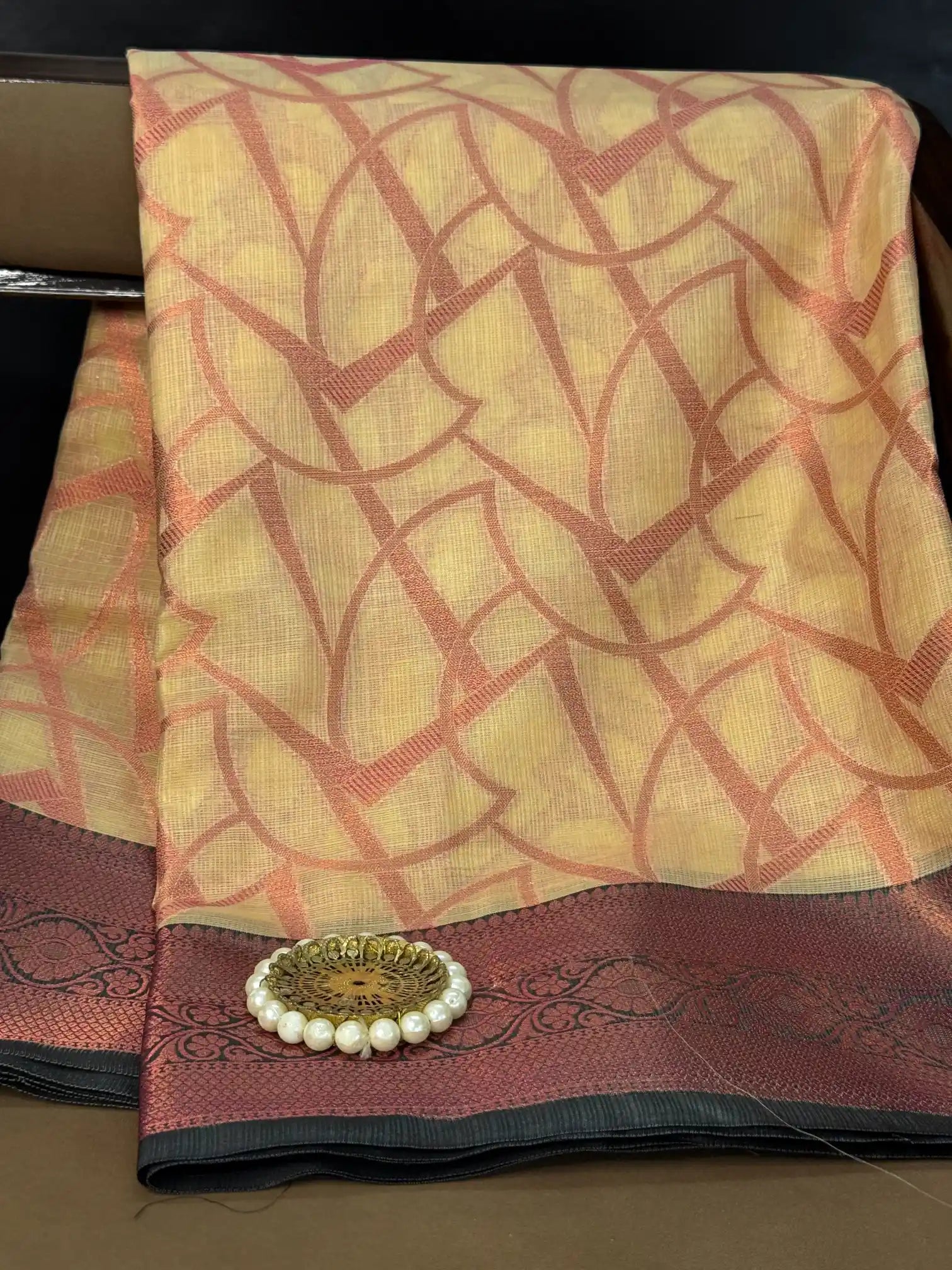 Traditional Contemperory Weave Softsilk Banarasi Saree