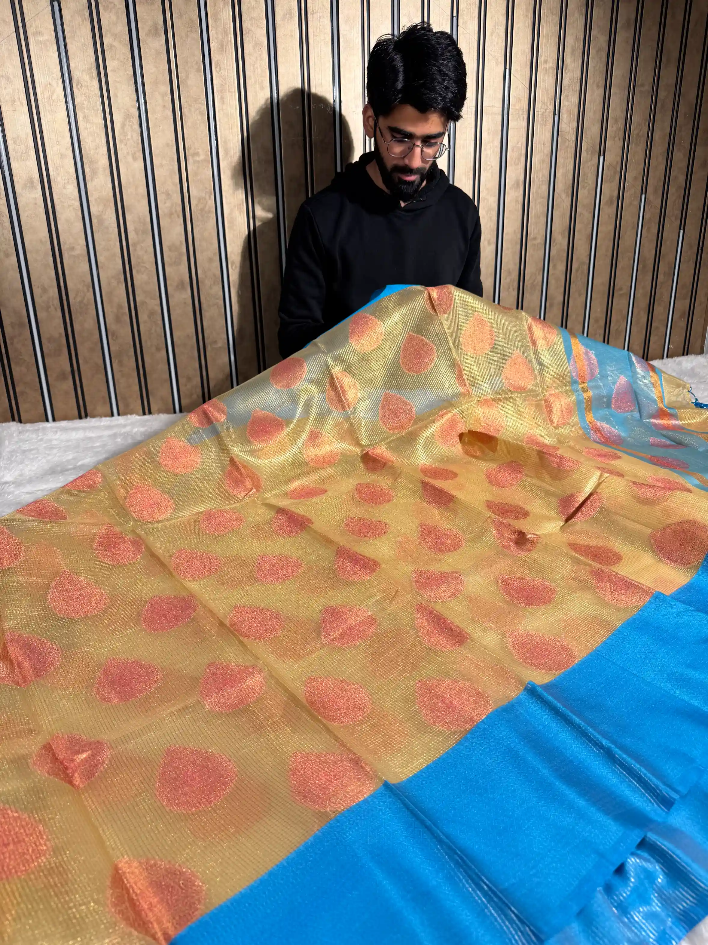 Beautiful Shade Softsilk Buta Weave Banarasi Saree