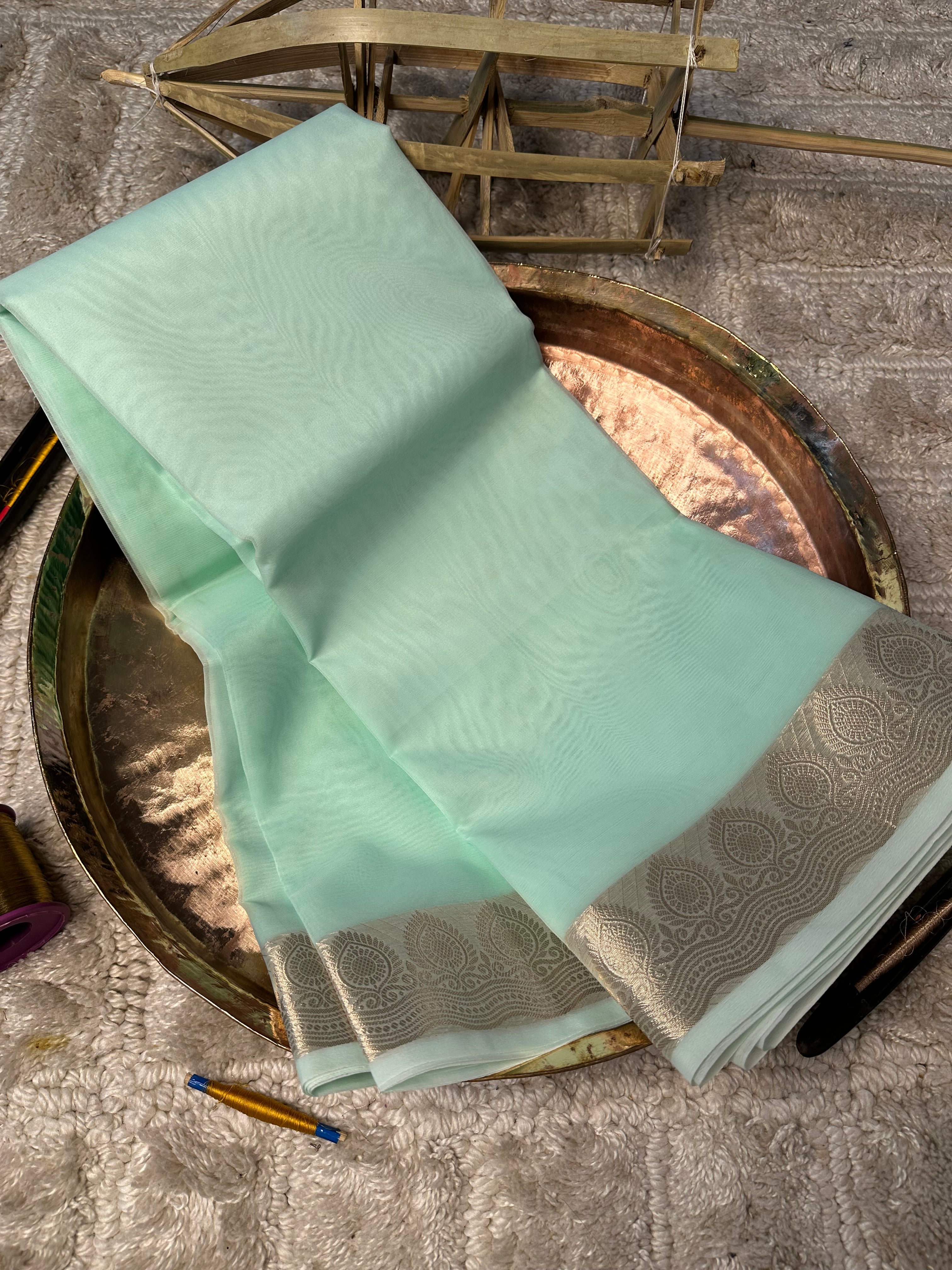 Contemporary Weave Kora Soft Silk Banarasi Saree