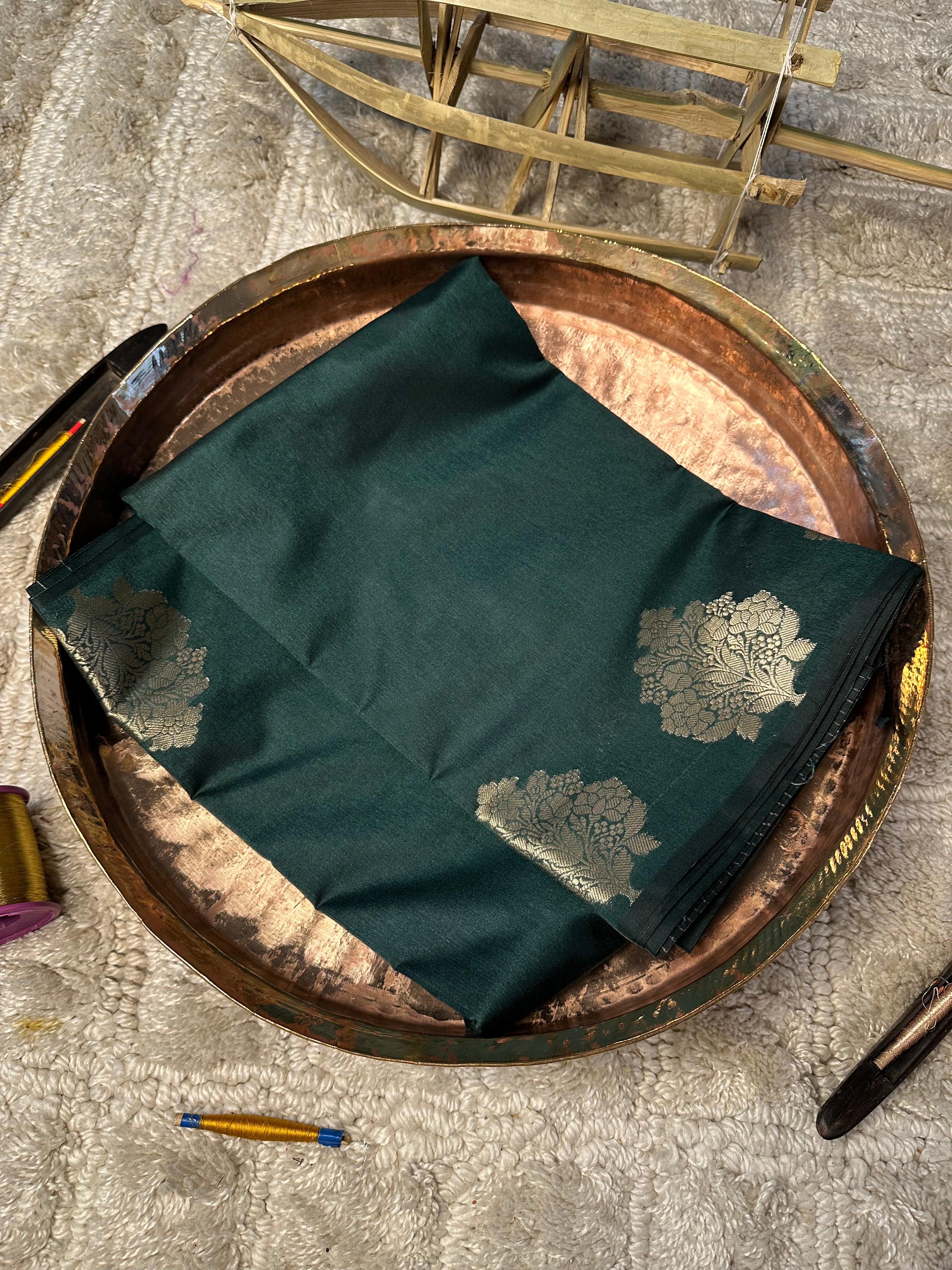 Contemporary Weave Kora Soft Silk Banarasi Saree