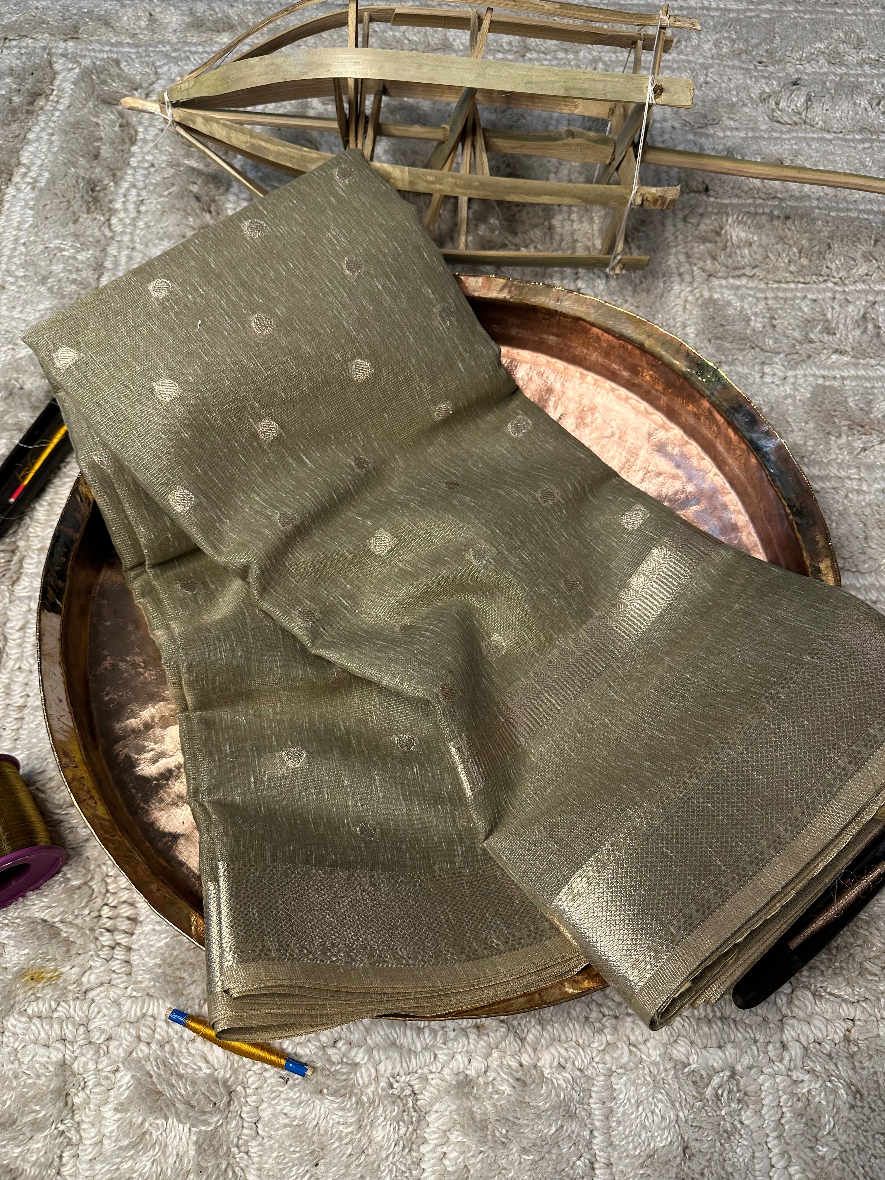 Contemporary Weave Kora Soft Silk Banarasi Saree