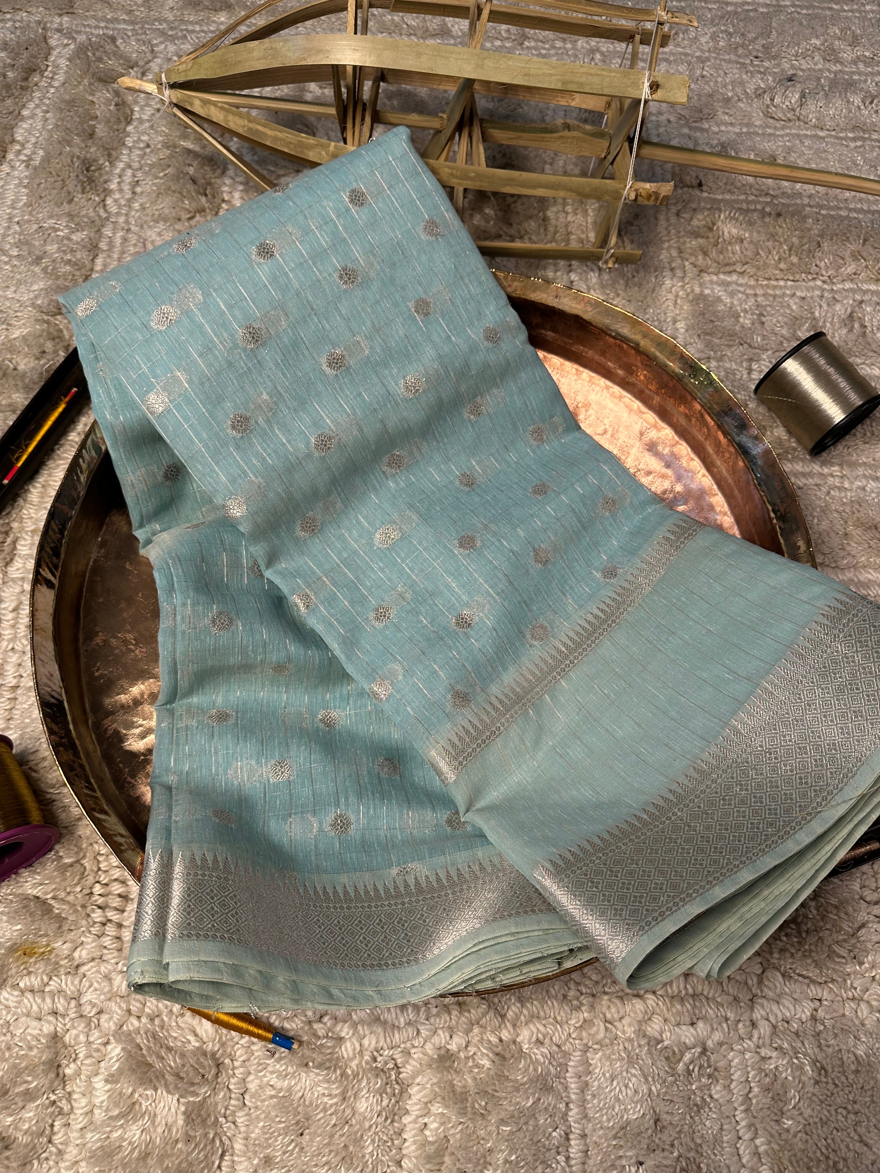 Contemporary Weave Kora Soft Silk Banarasi Saree