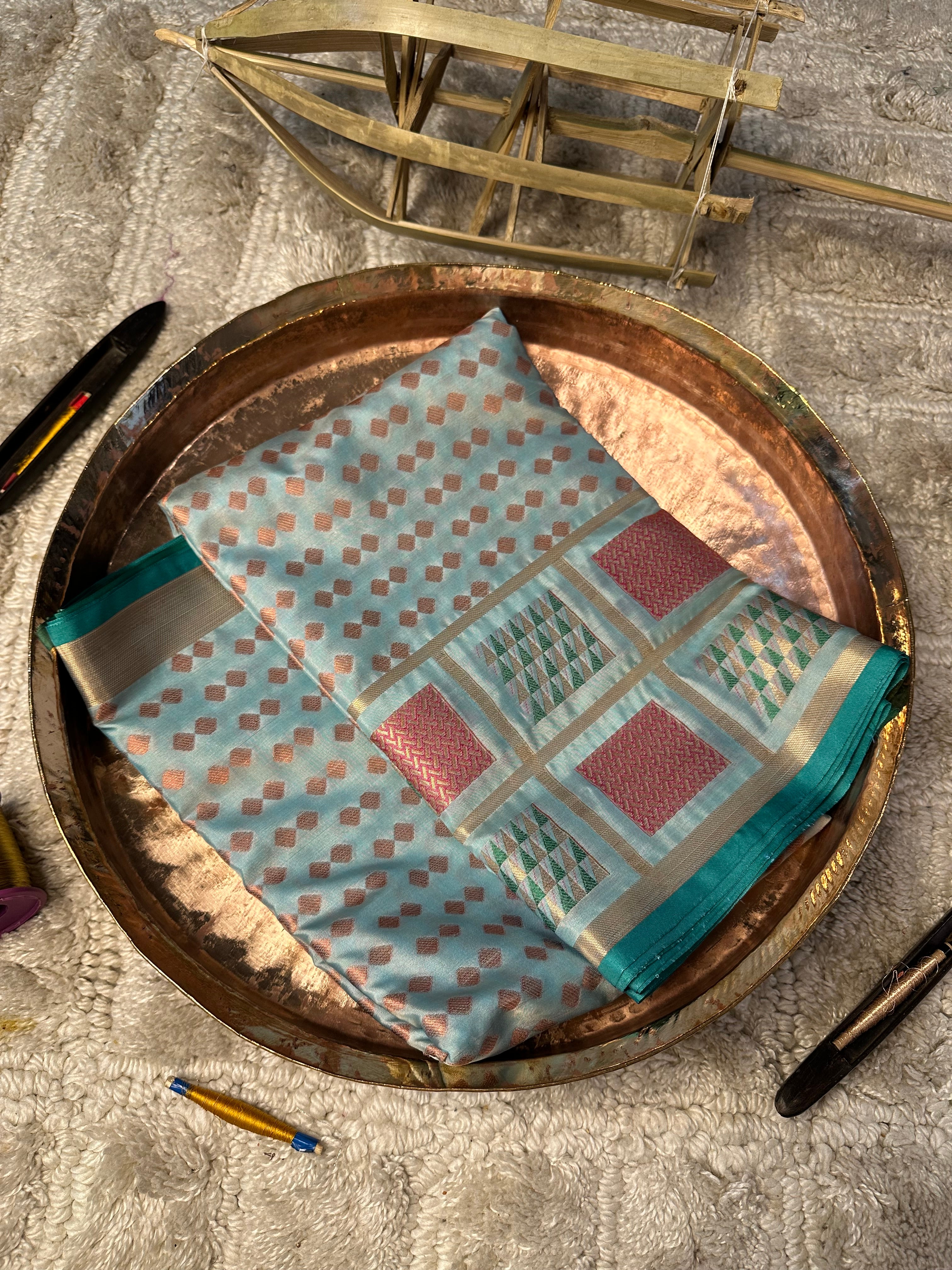 Contemporary Weave Kora Soft Silk Banarasi Saree