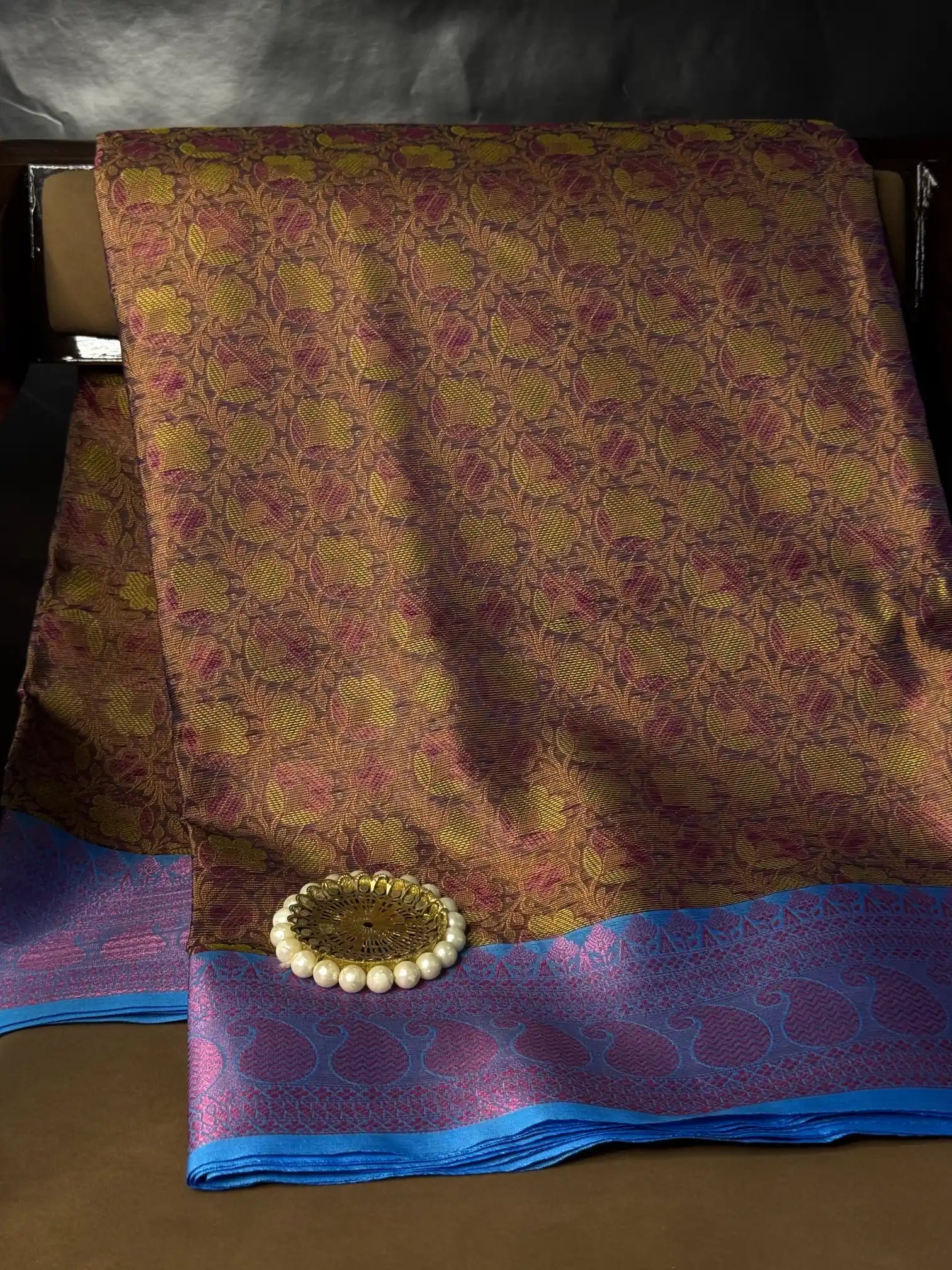 Eccentric Traditional Softsilk Banarasi saree