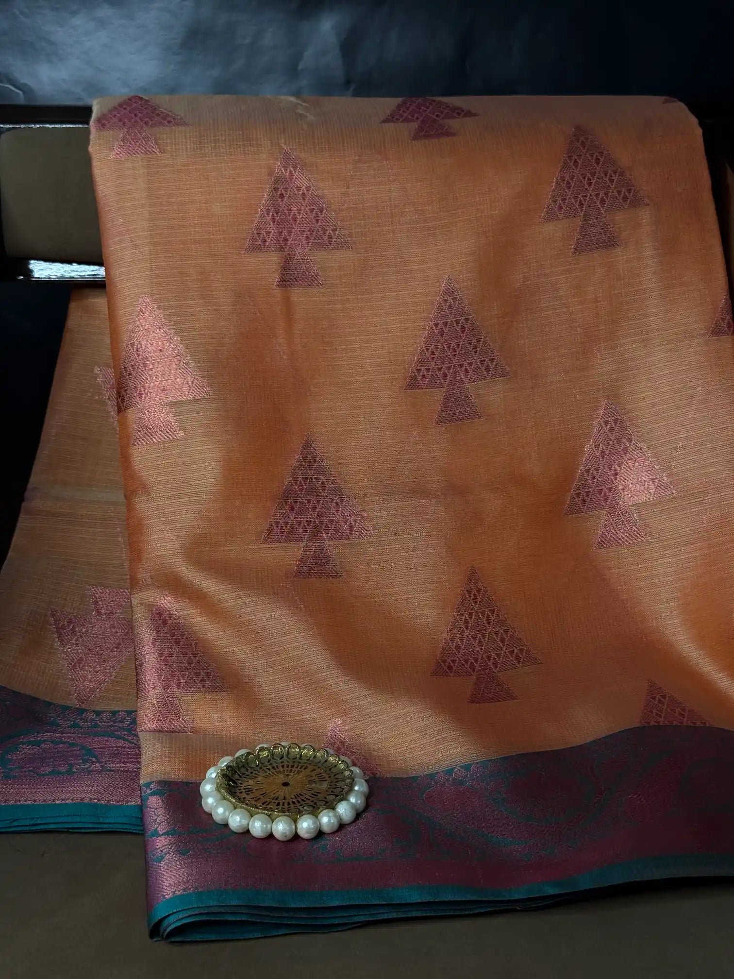 Eccentric Traditional Softsilk Banarasi saree