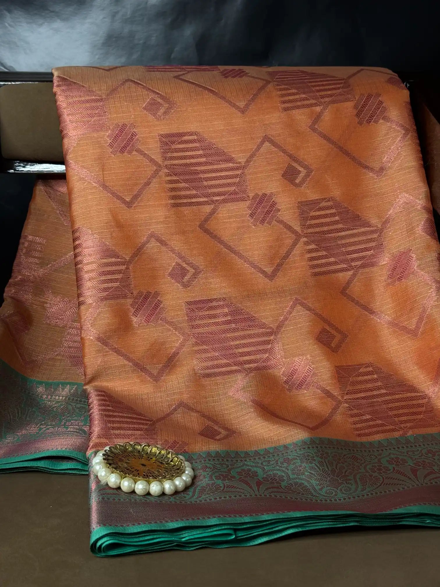 Eccentric Traditional Softsilk Banarasi saree