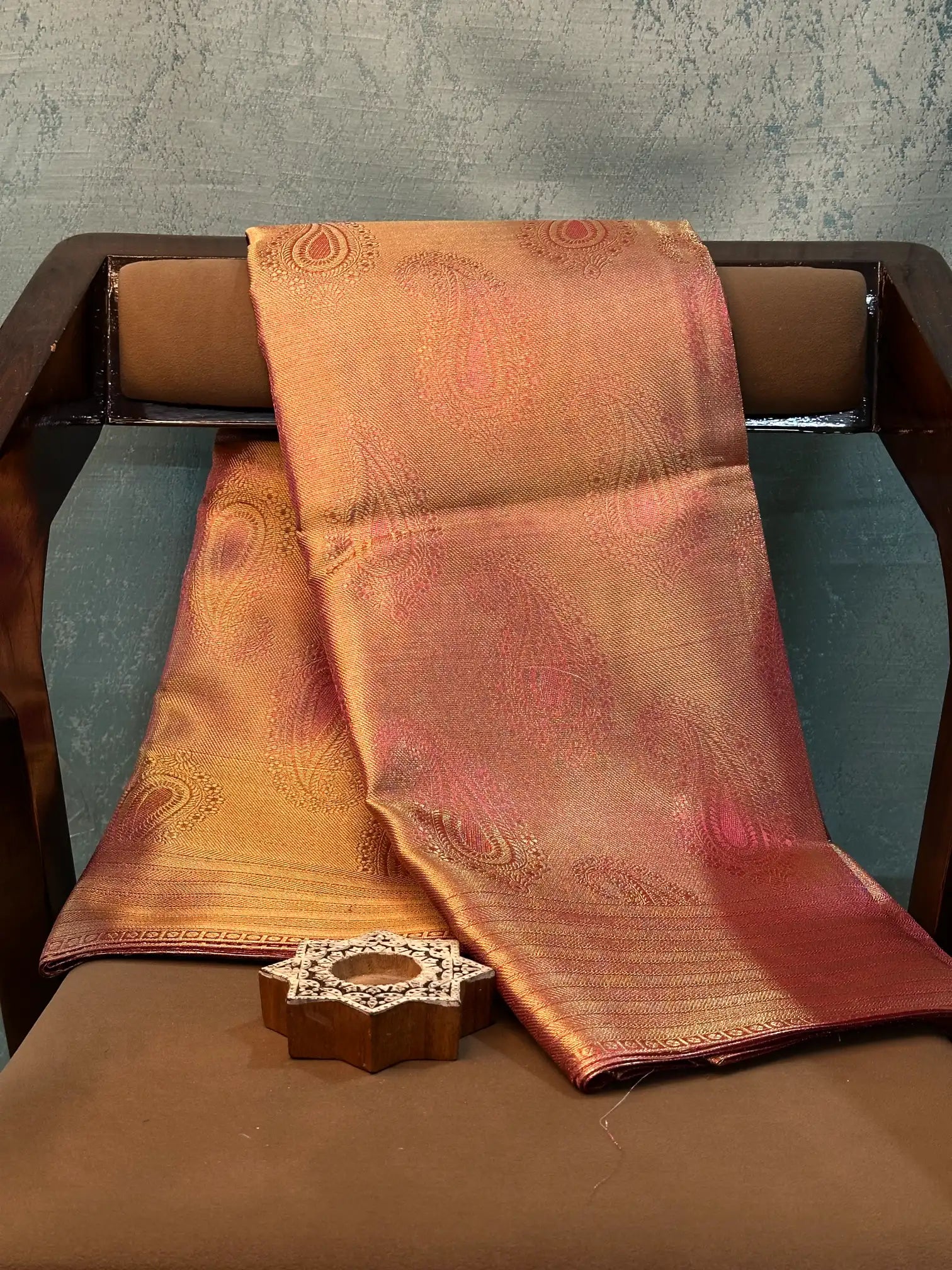 Contemporary Weave Kora Tissue Silk Banarasi Saree